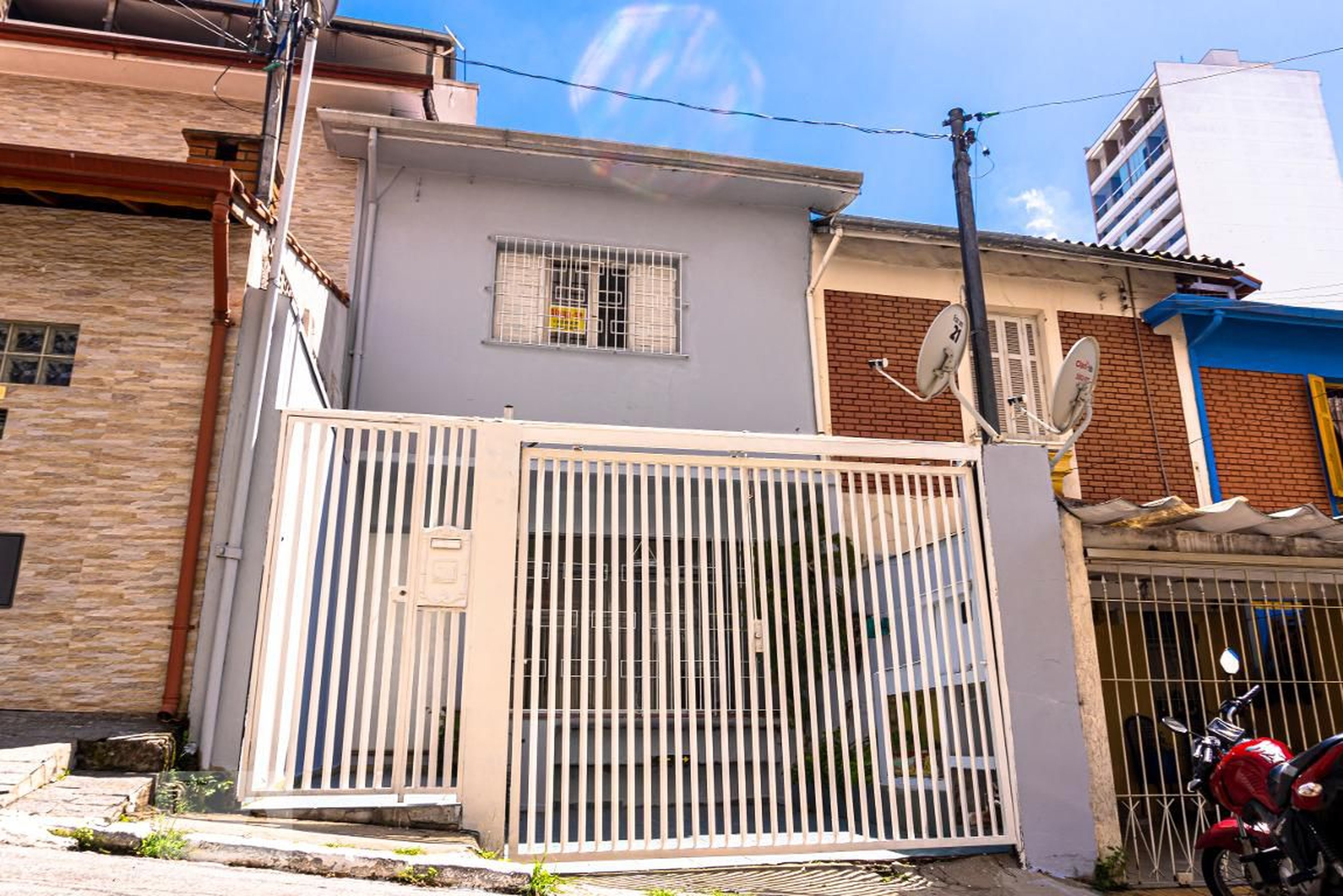 Fachada Condomínio em R. Comendador José Xavier Gouvêia, 25