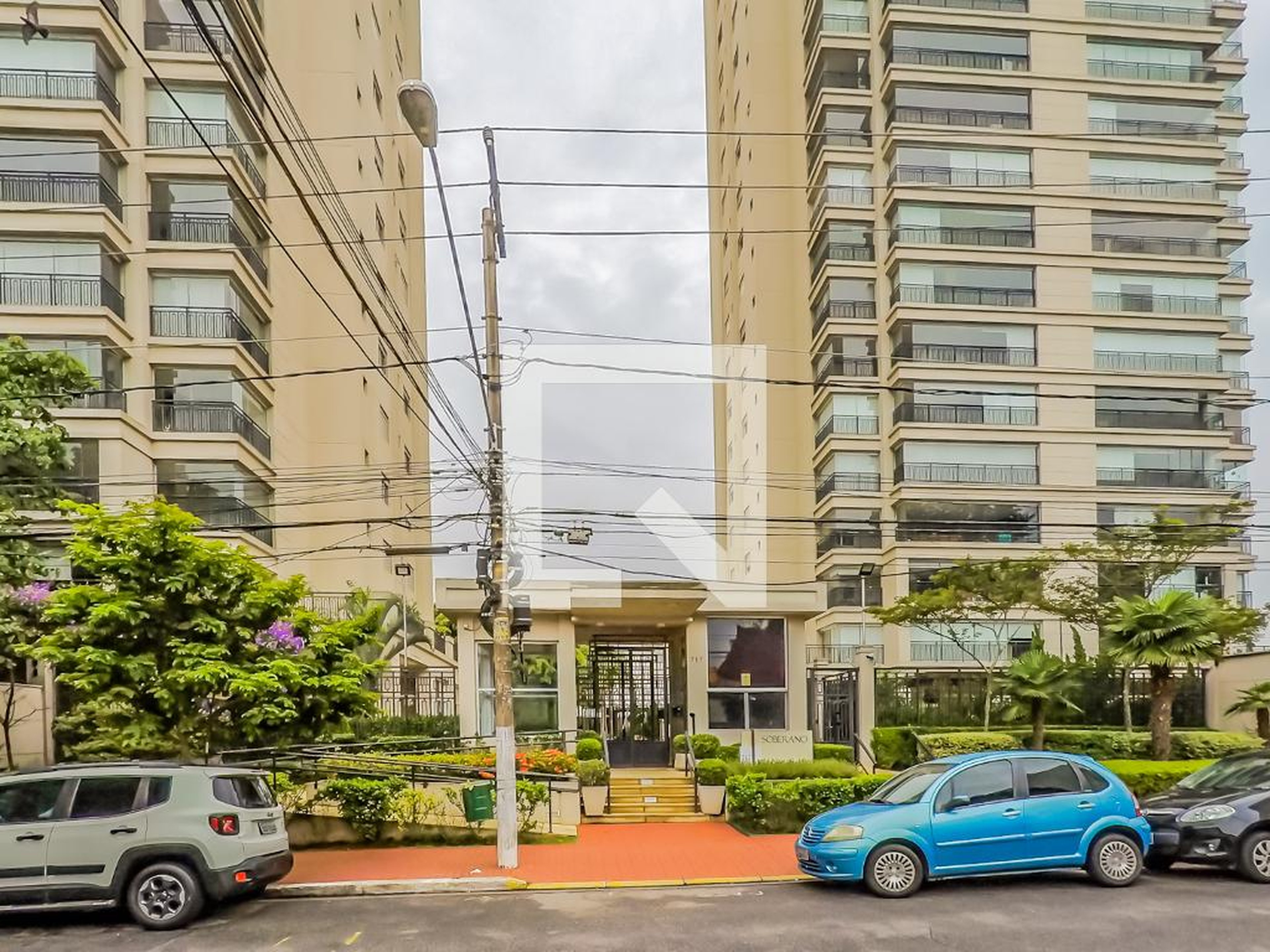 Fachada Condomínio em Rua Xavier de Almeida, 714