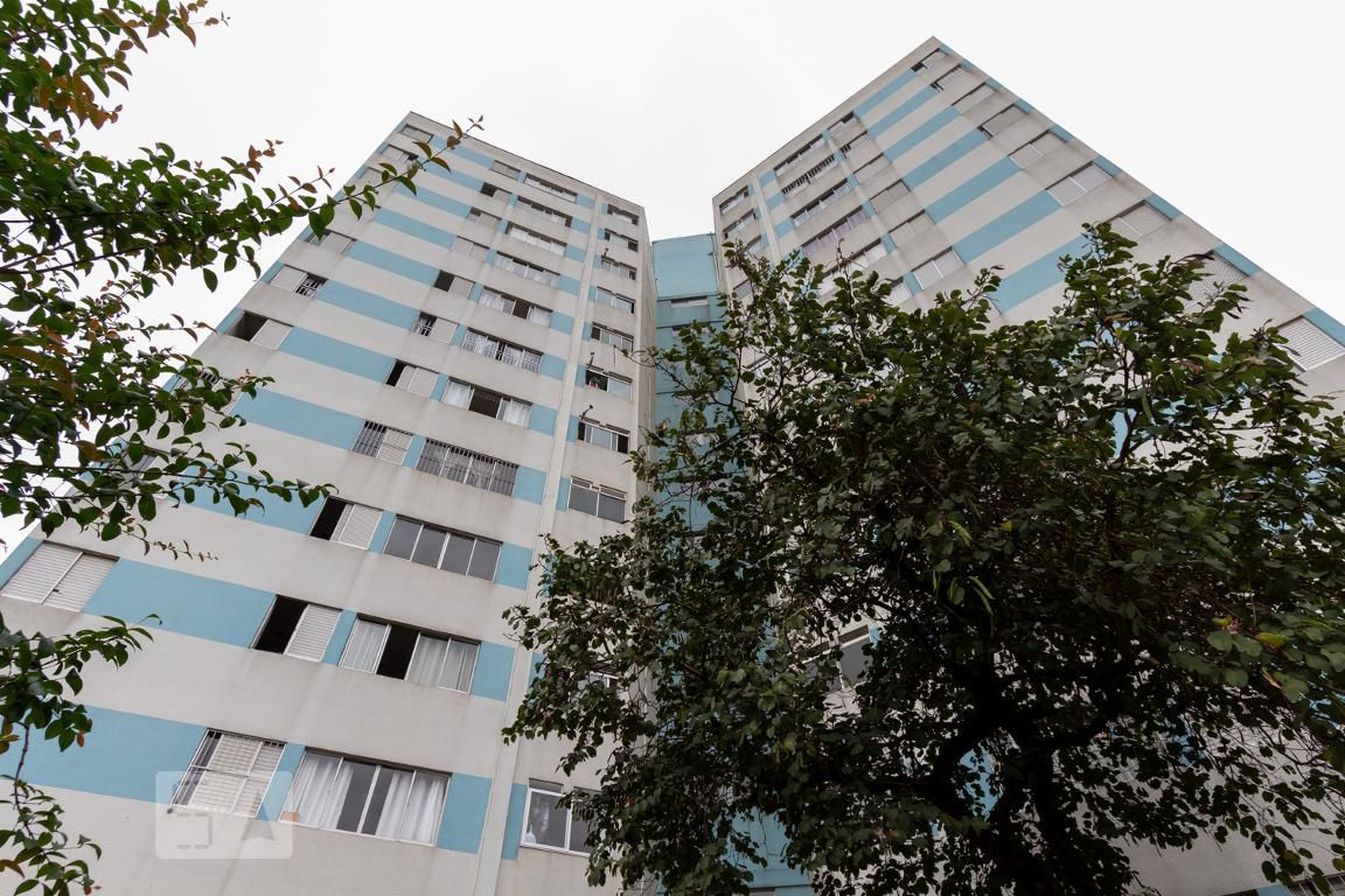 Fachada Condomínio em Rua Comendador Francisco Pettinati 44, 91