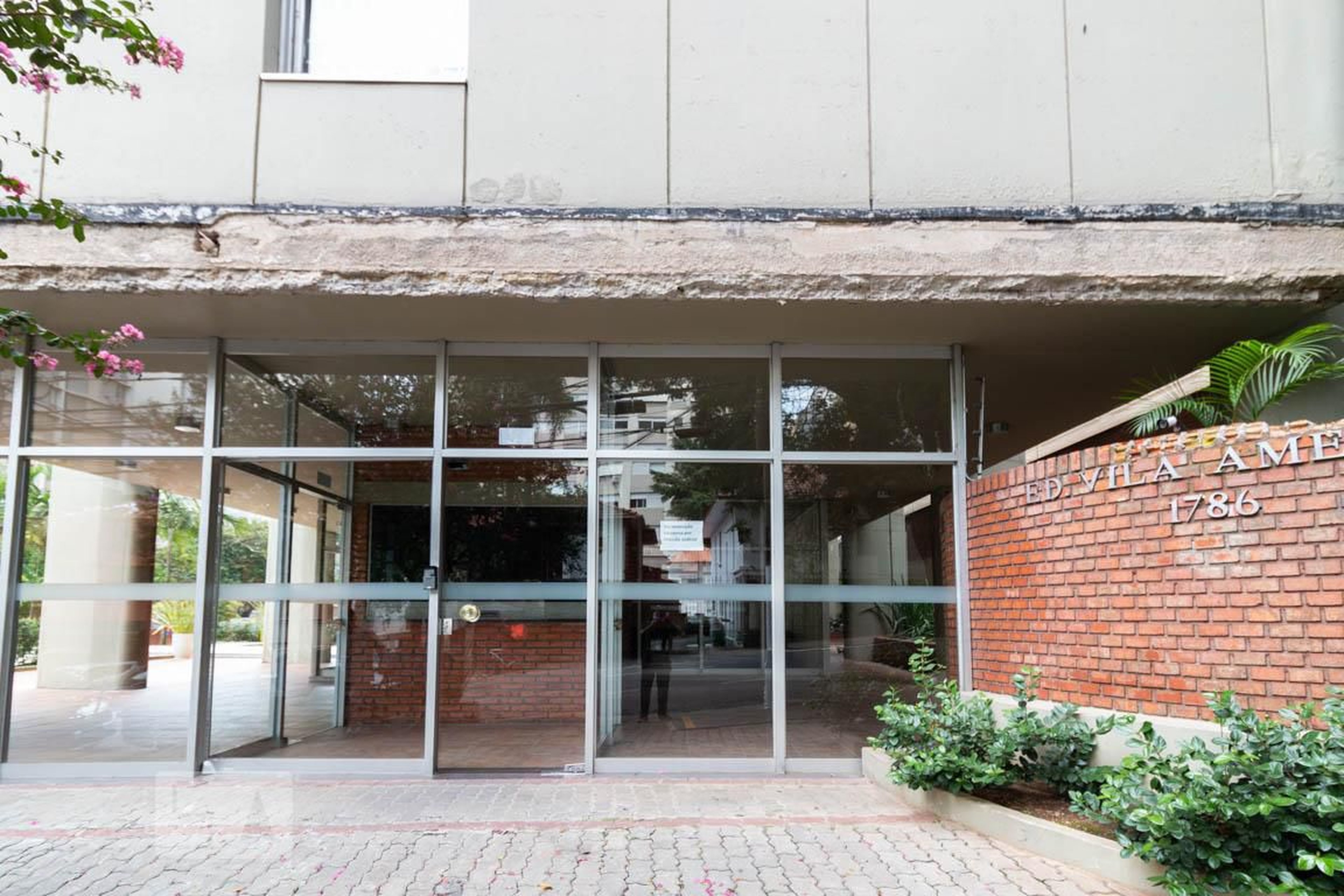 Fachada do Condomínio Condomínio Vila América