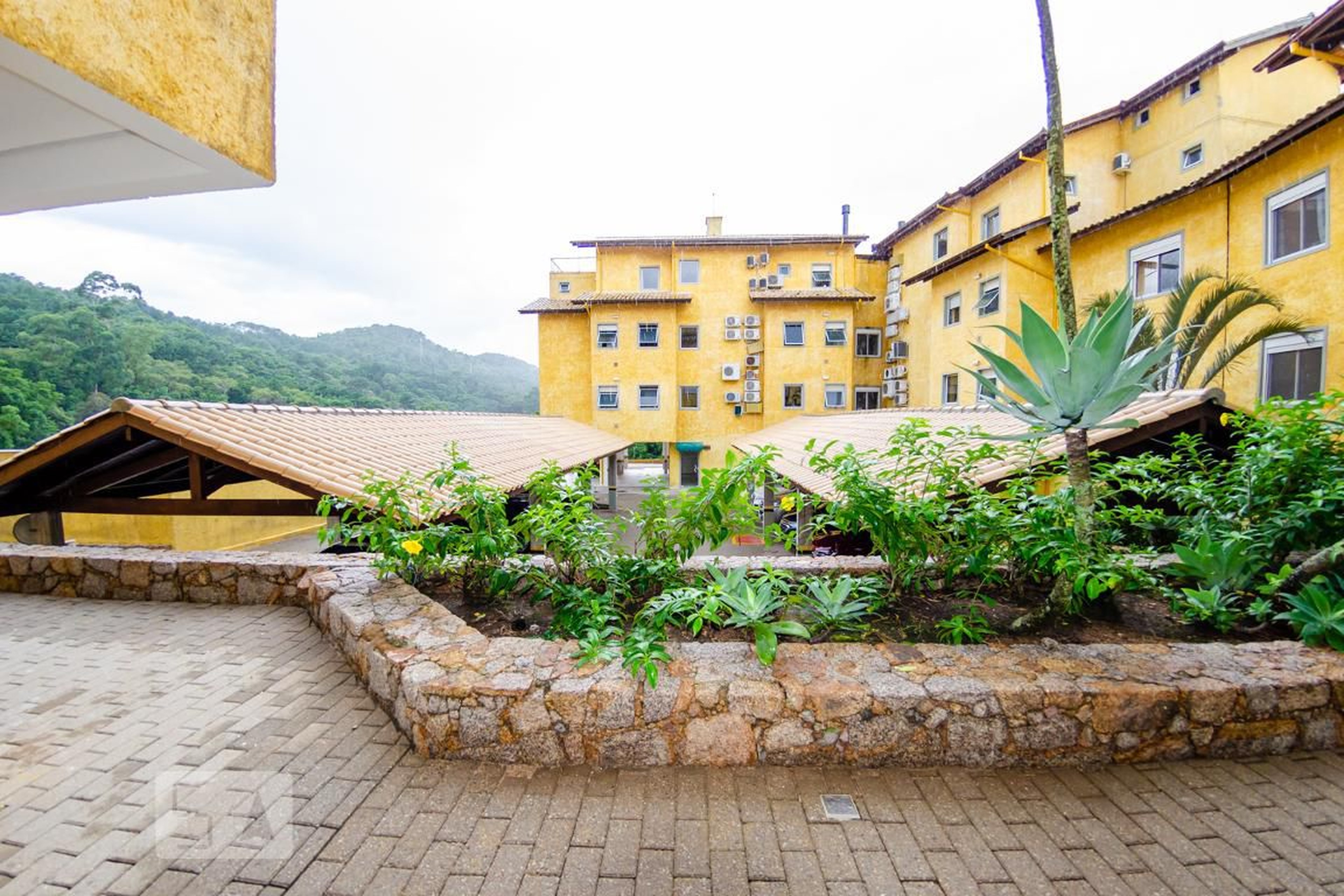 Fachada Condomínio em Rodovia Tertuliano Brito Xavier, 3308