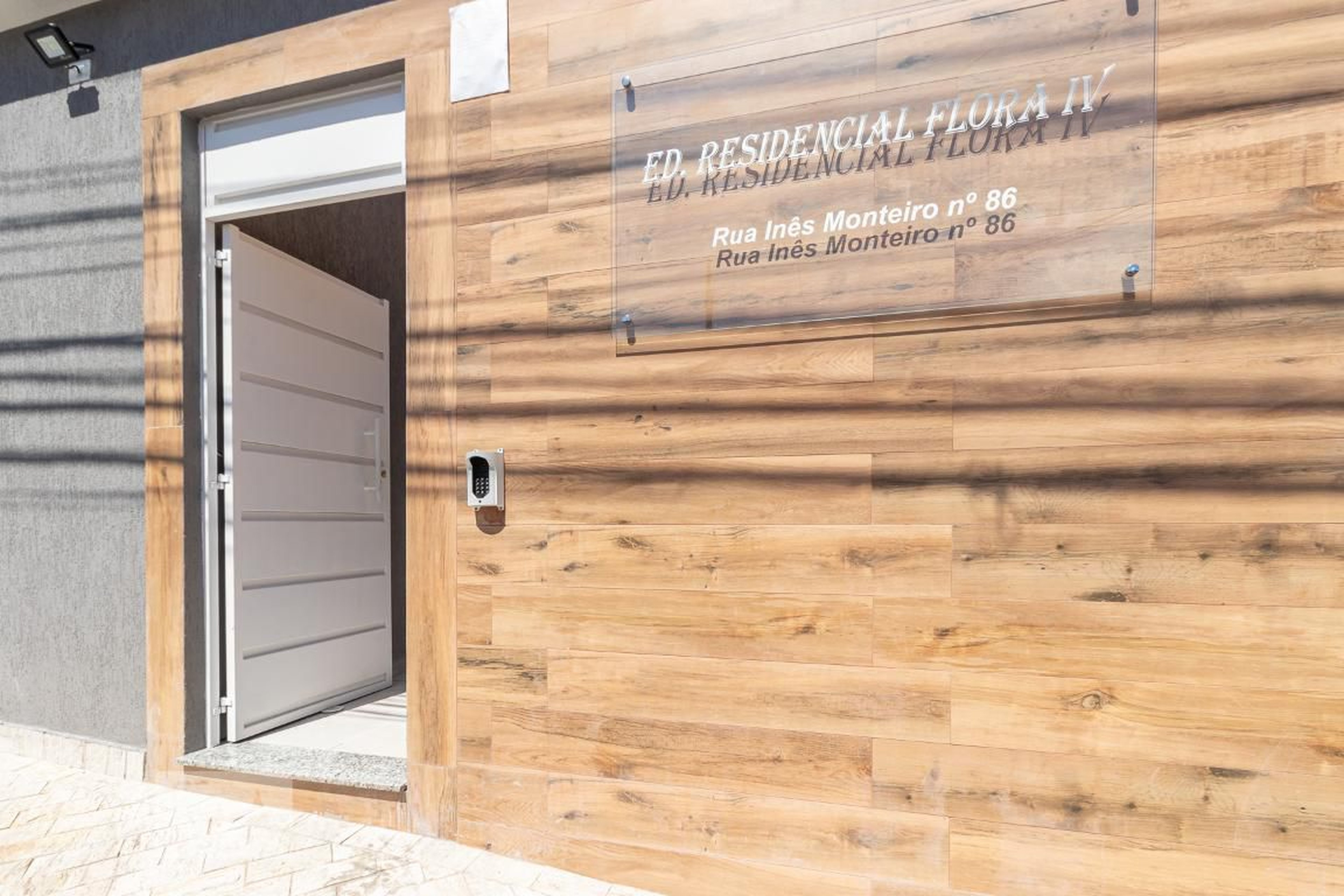 Fachada do Condomínio Condomínio Flora  IV