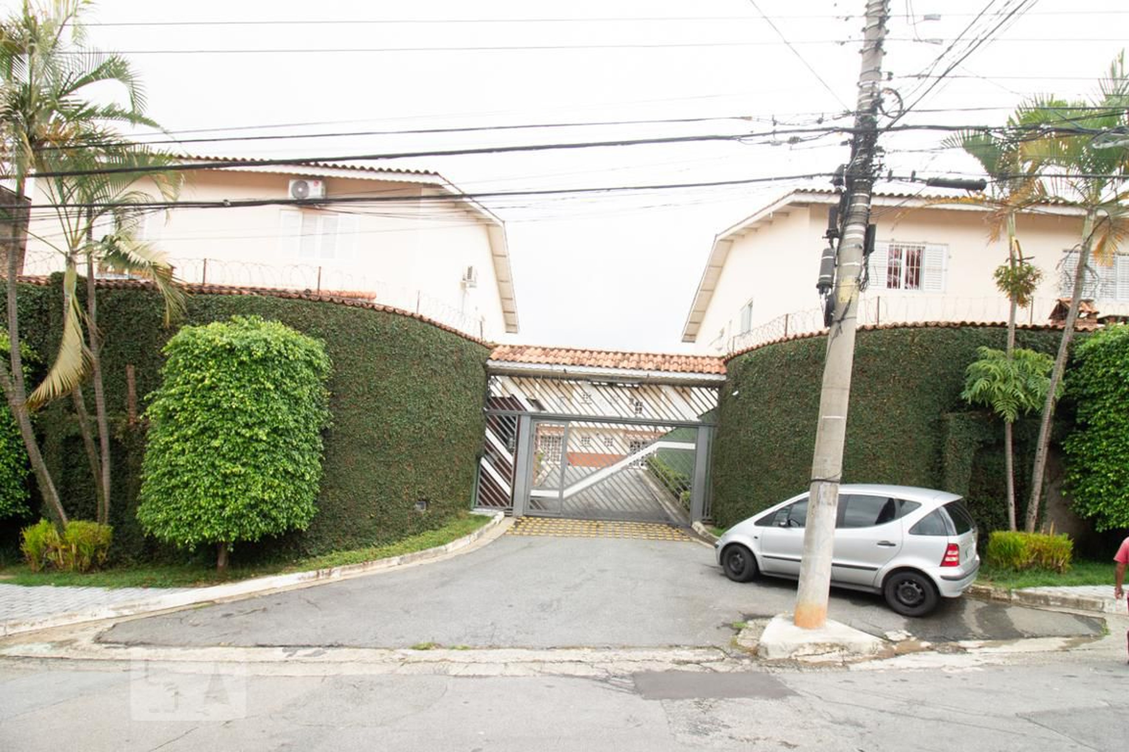 Fachada do Condomínio Condomínio em Rua Madame Curie, 511
