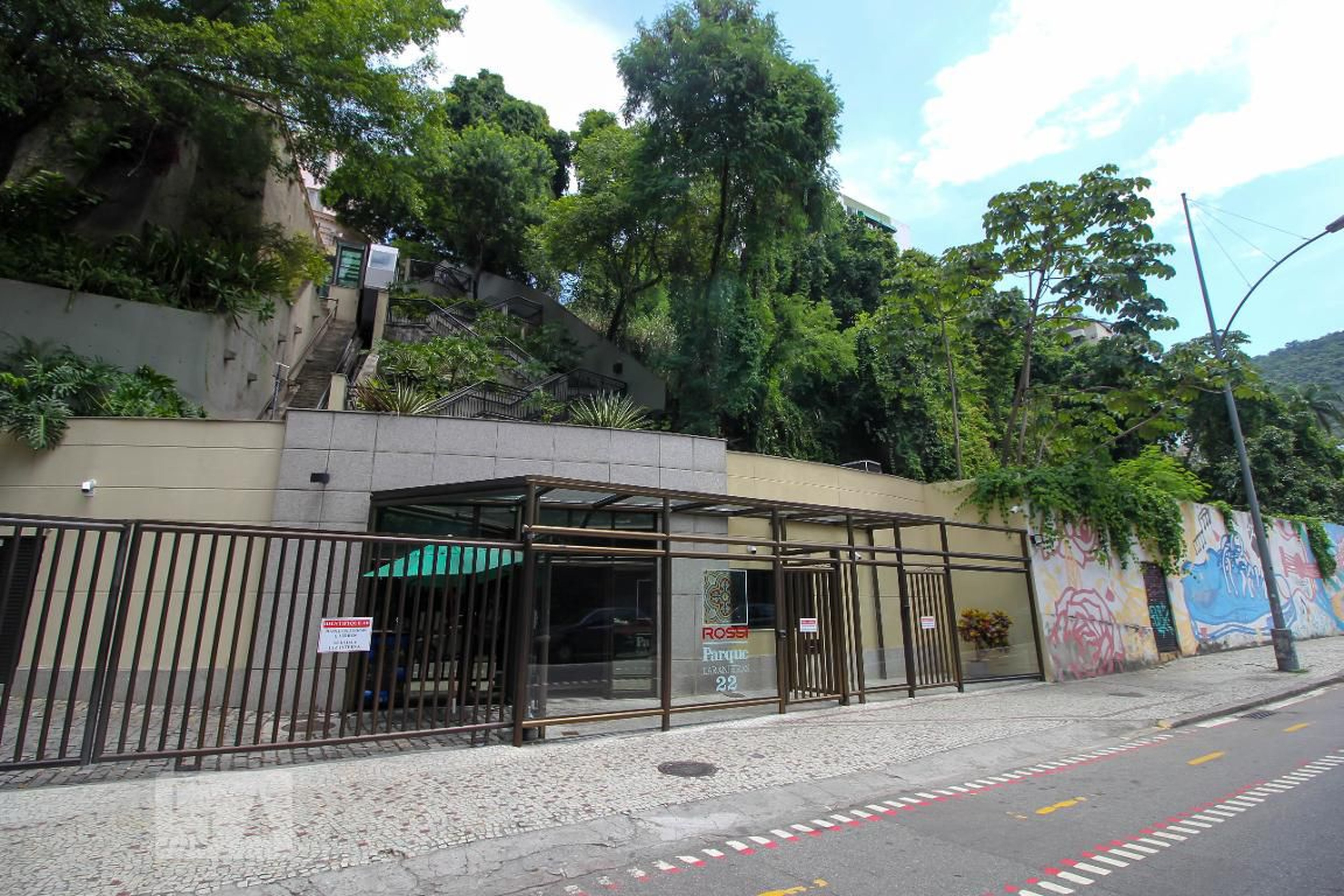 Fachada do Condomínio Condomínio Rossi Parque Laranjeiras