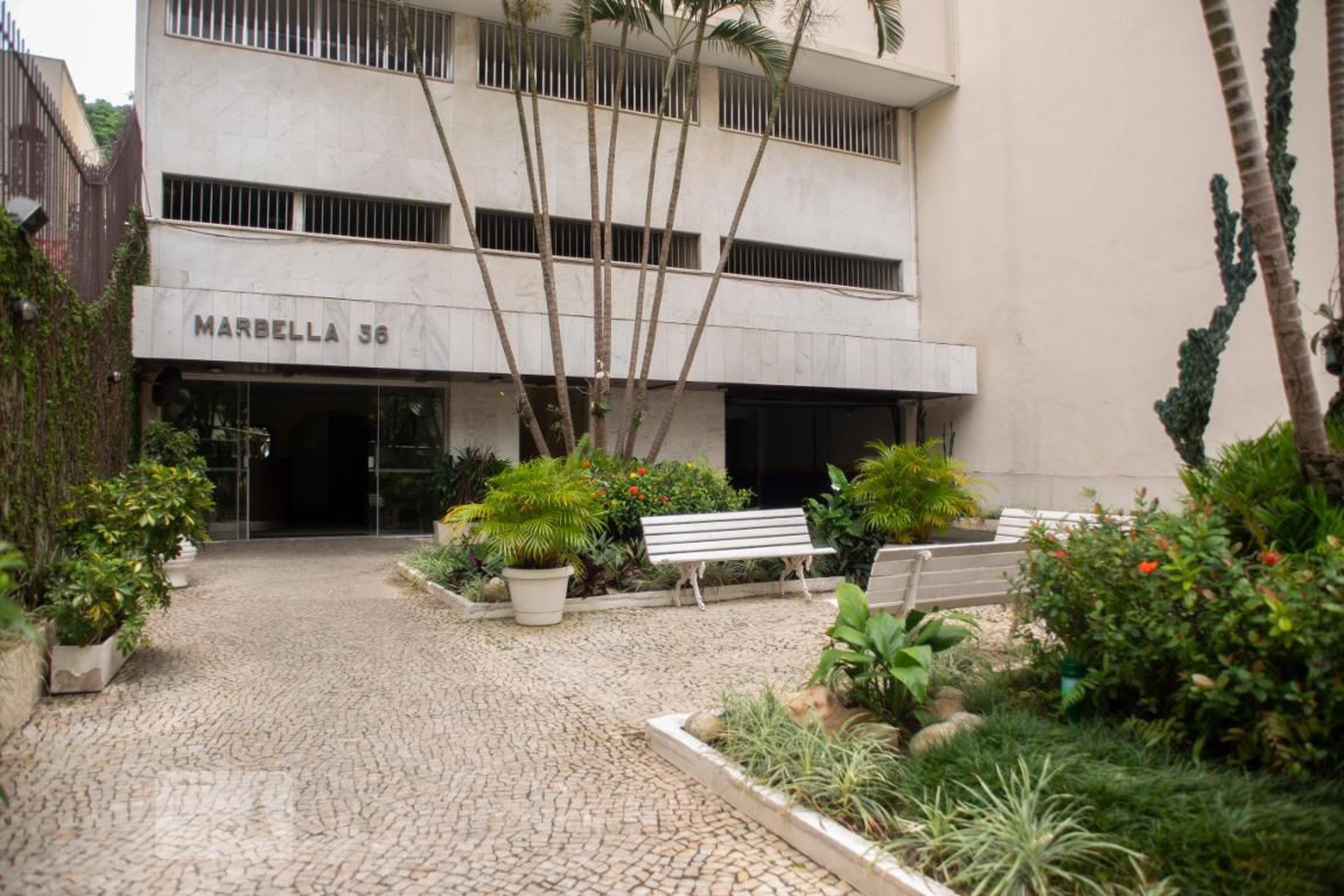 Fachada Condomínio em Rua Pompeu Loureiro, 31