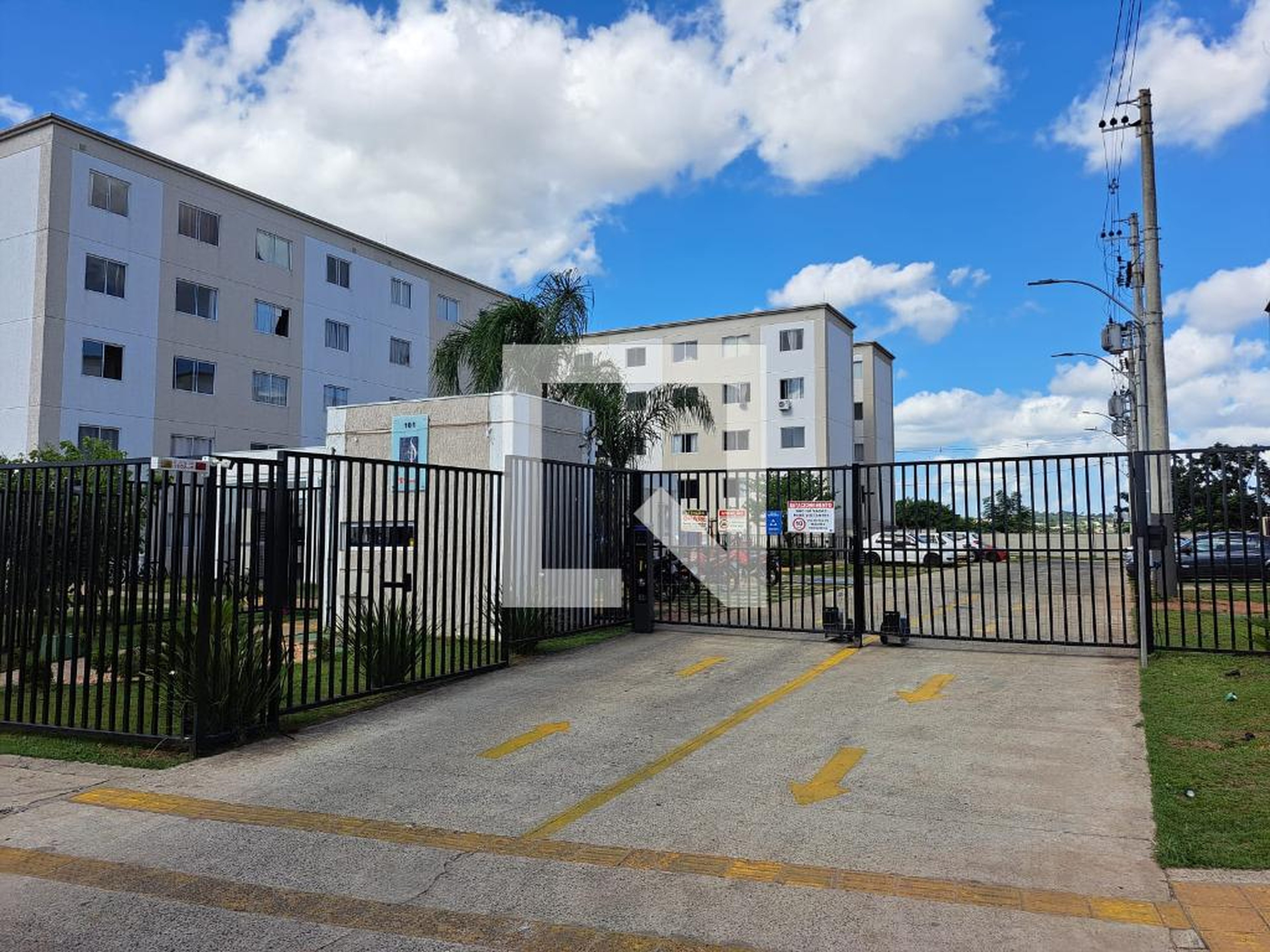 Fachada Condomínio em Rua Barbedo, 270