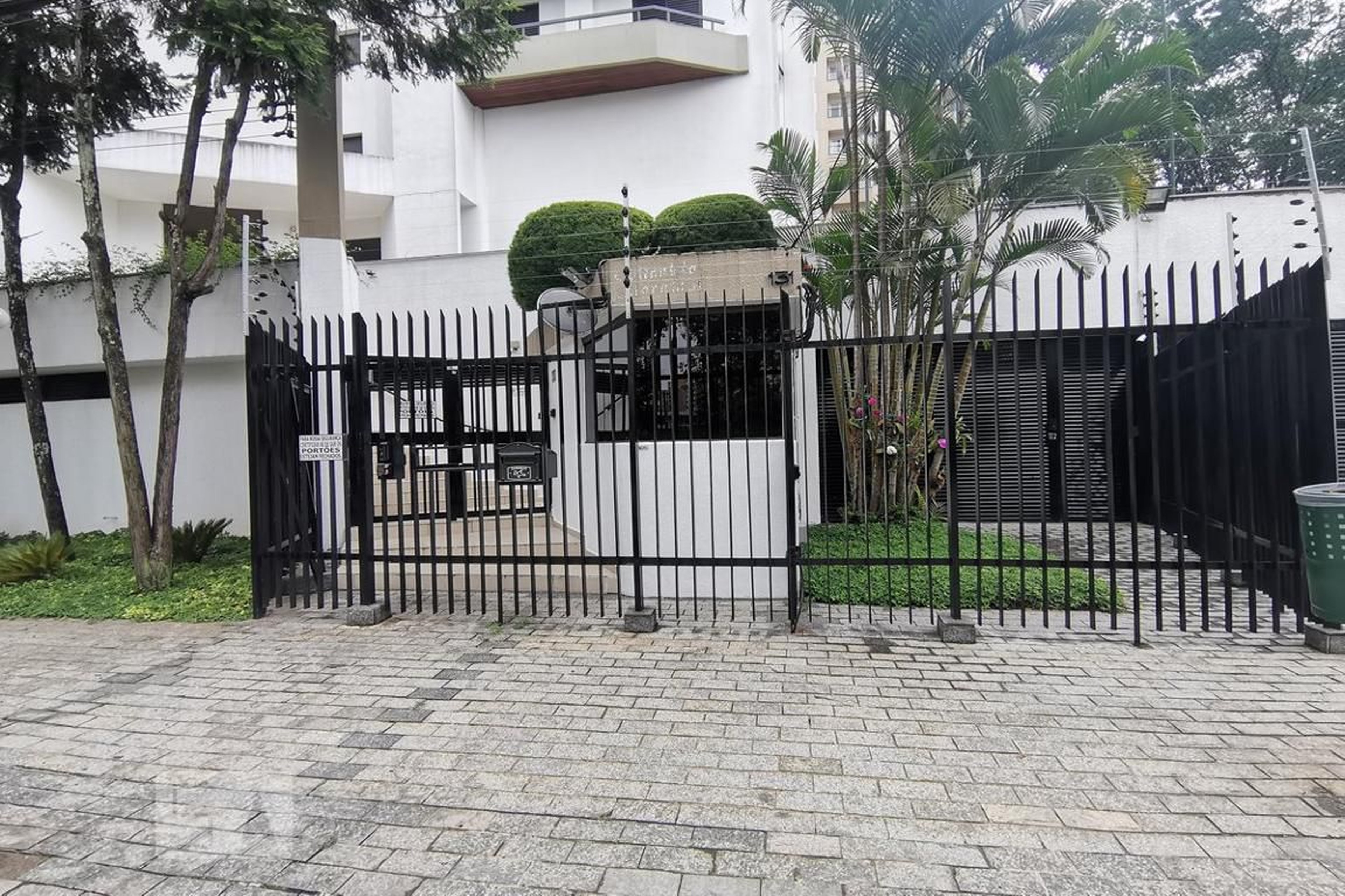 Fachada do Condomínio Condomínio Colinas do Morumbi