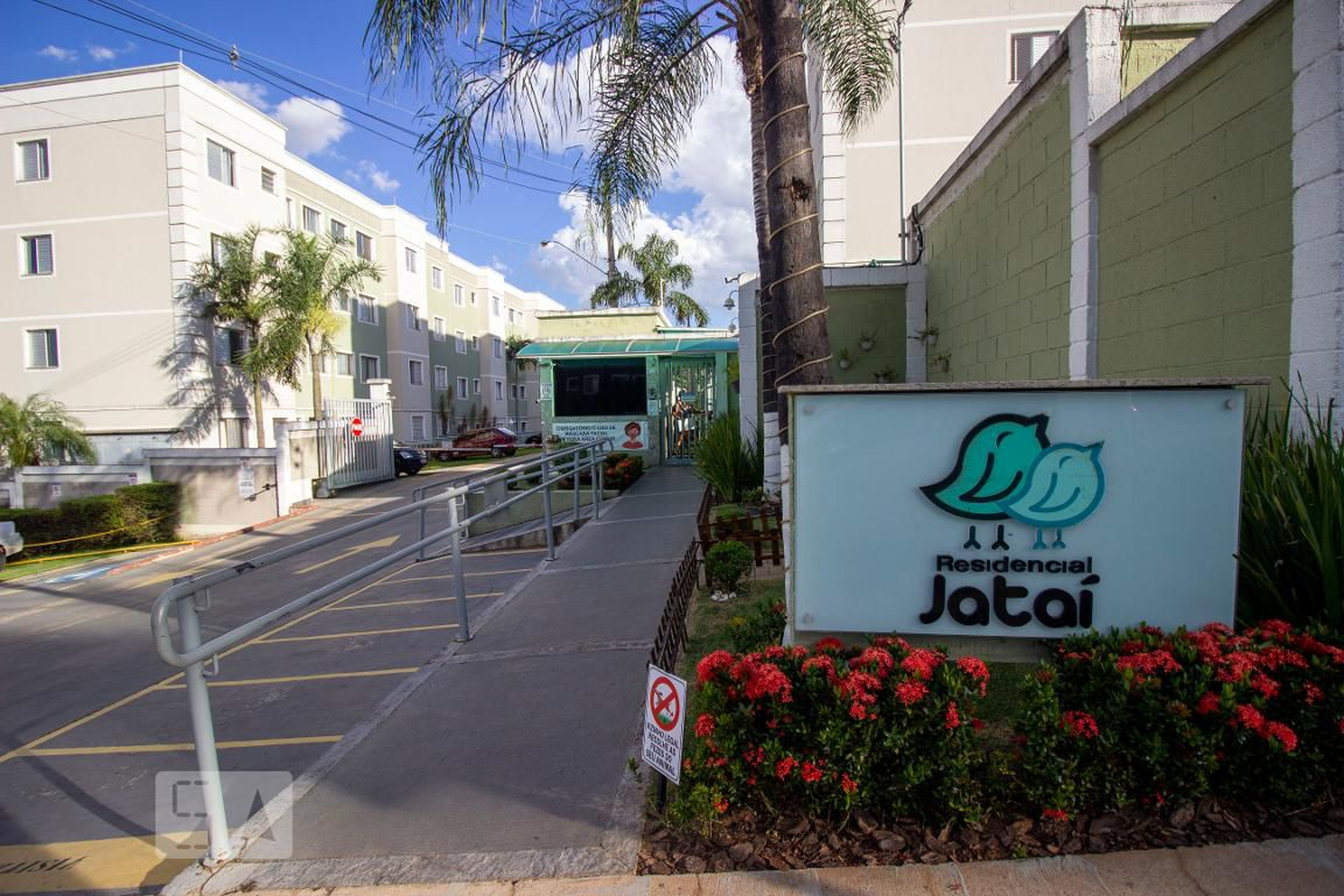 Fachada do Condomínio Condomínio Jataí