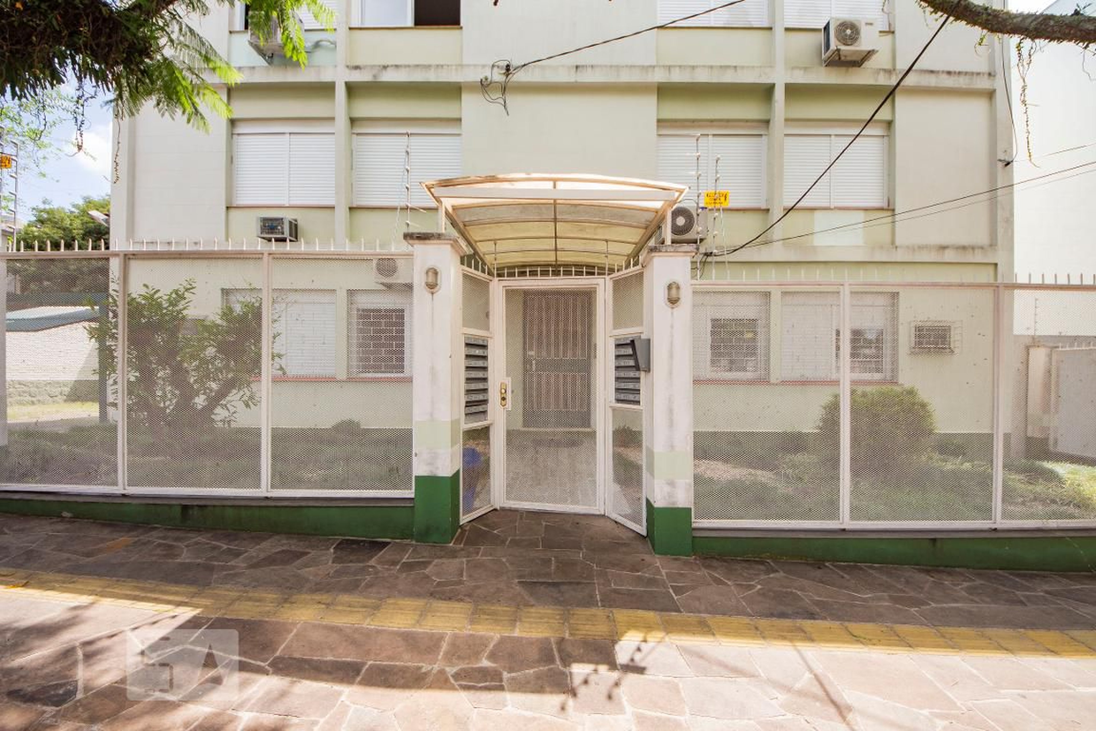 Fachada do Condomínio Edifício Três Figueiras