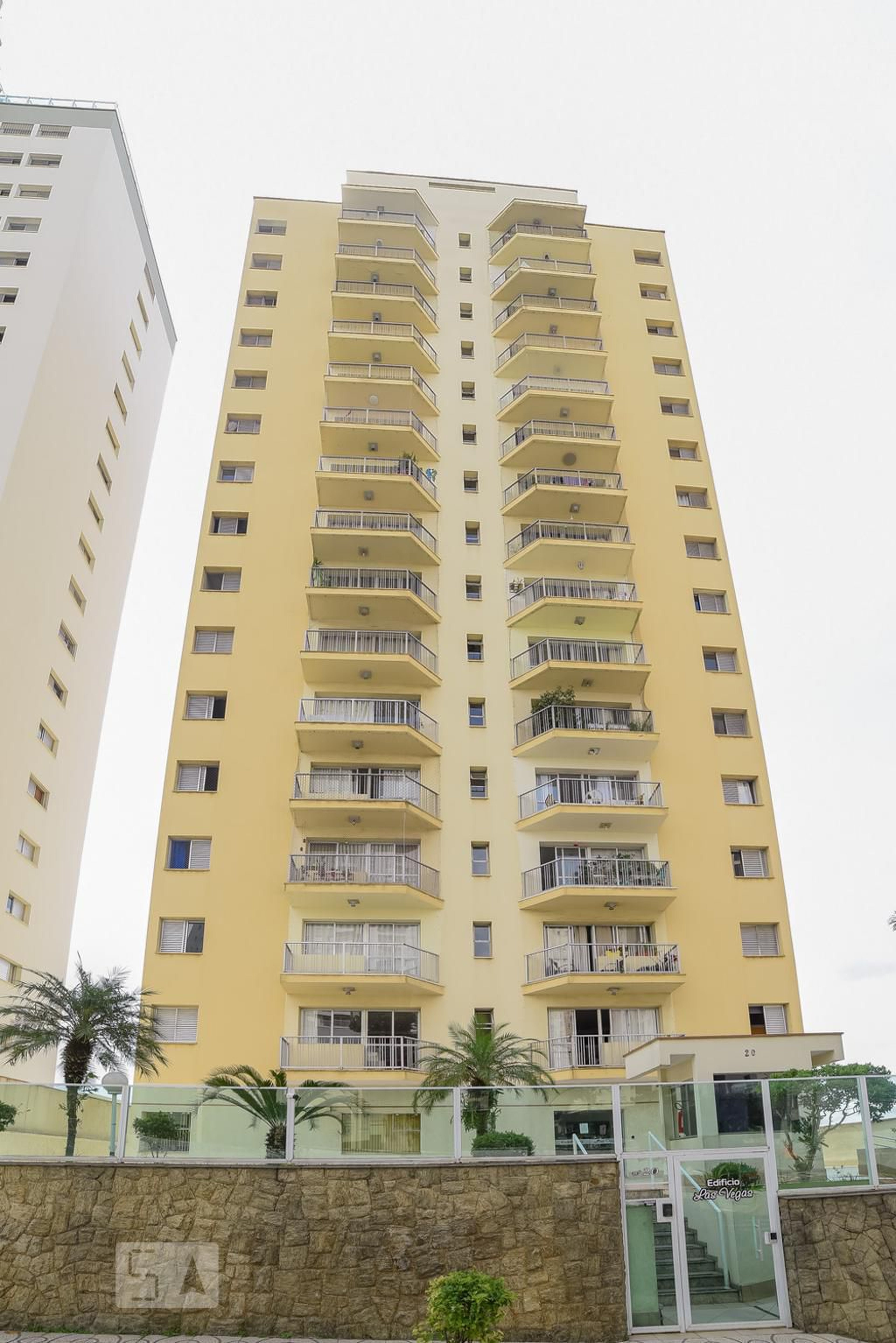 Fachada do Condomínio Condomínio Las Vegas