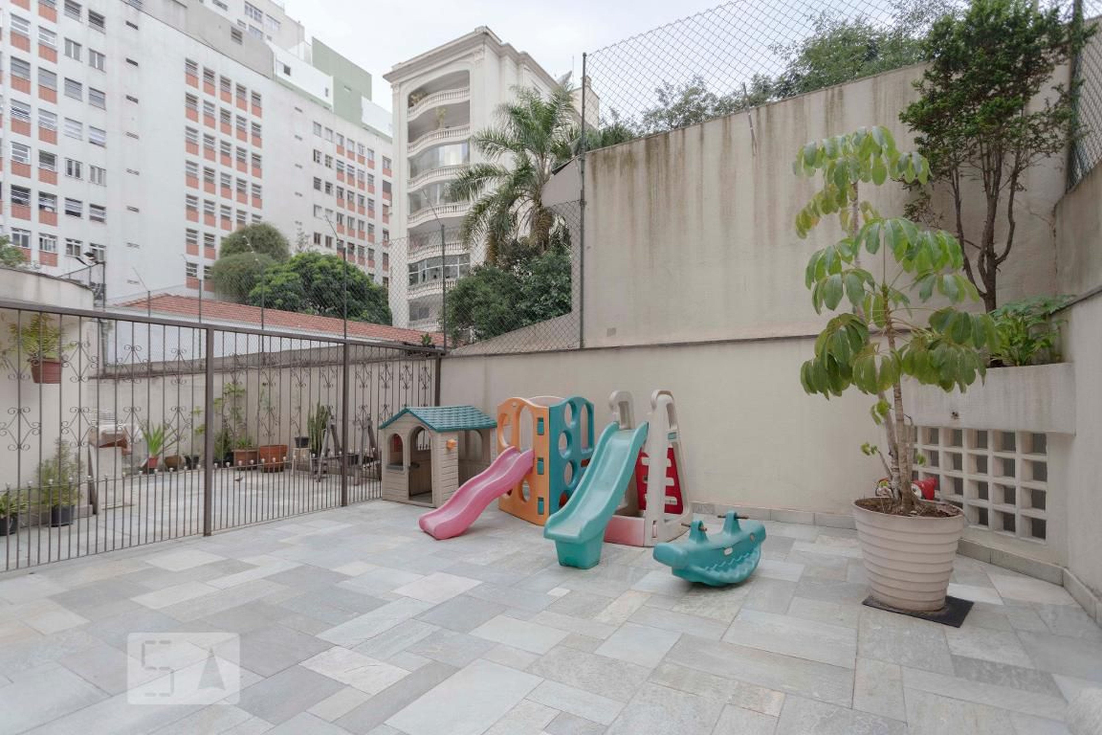 Playground - Edifício Somosierra