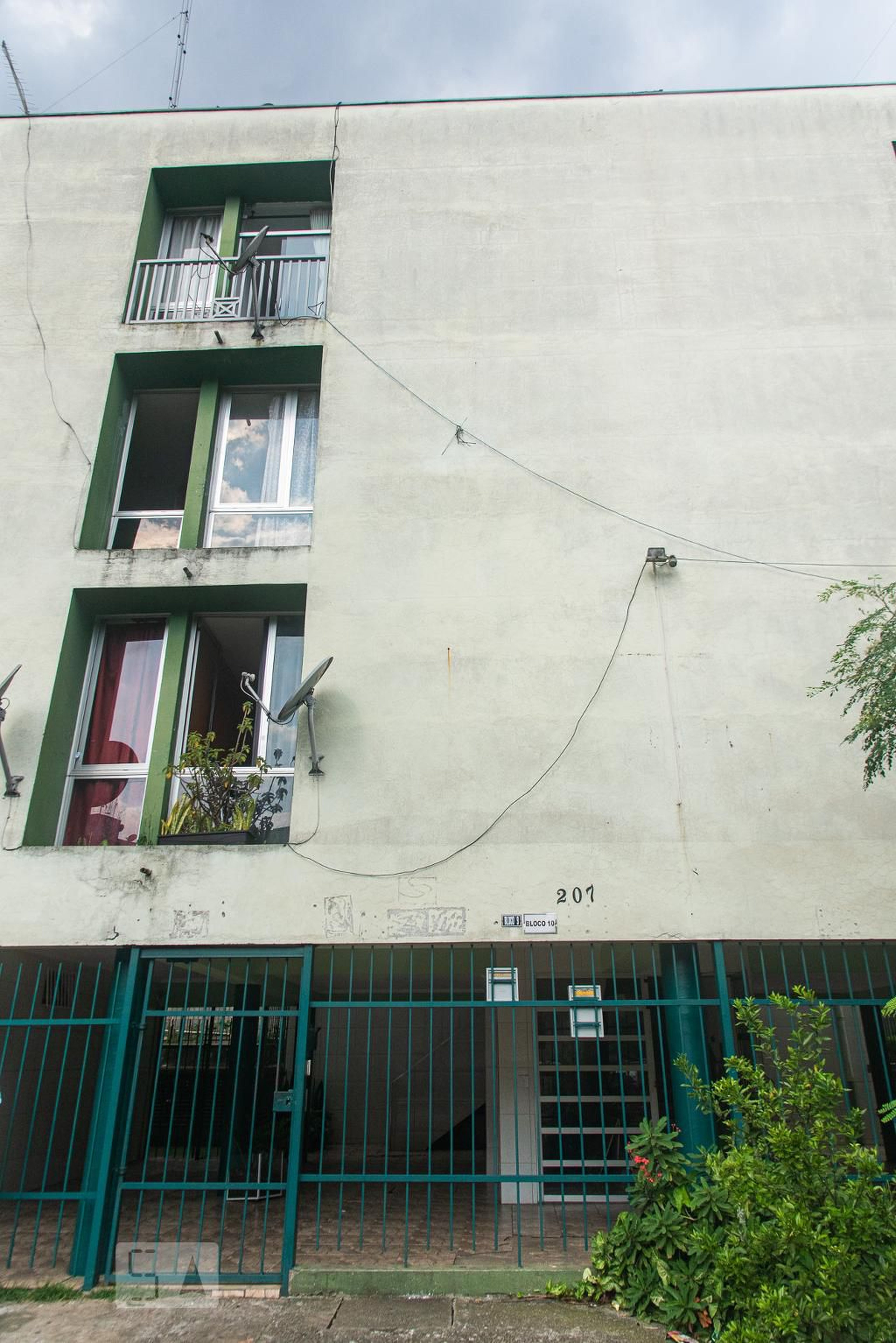 Fachada Condomínio em Rua Michel da Silva, 207
