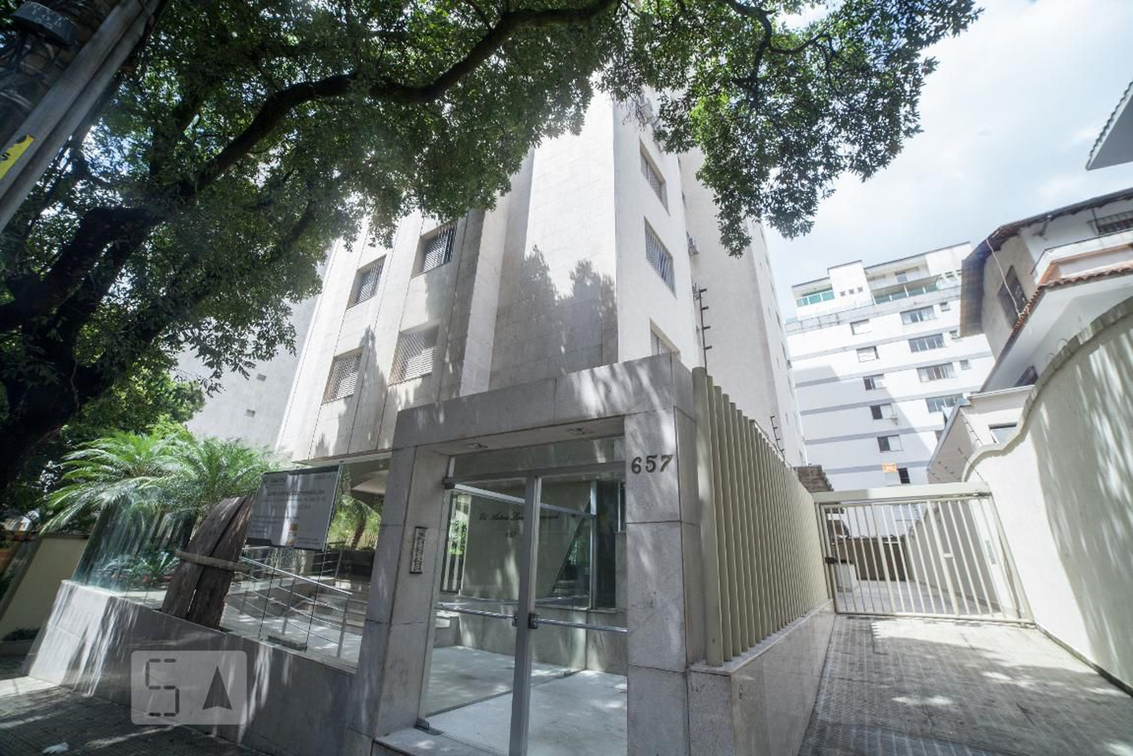 Fachada Condomínio em Rua Doutor Antônio Aleixo, 657