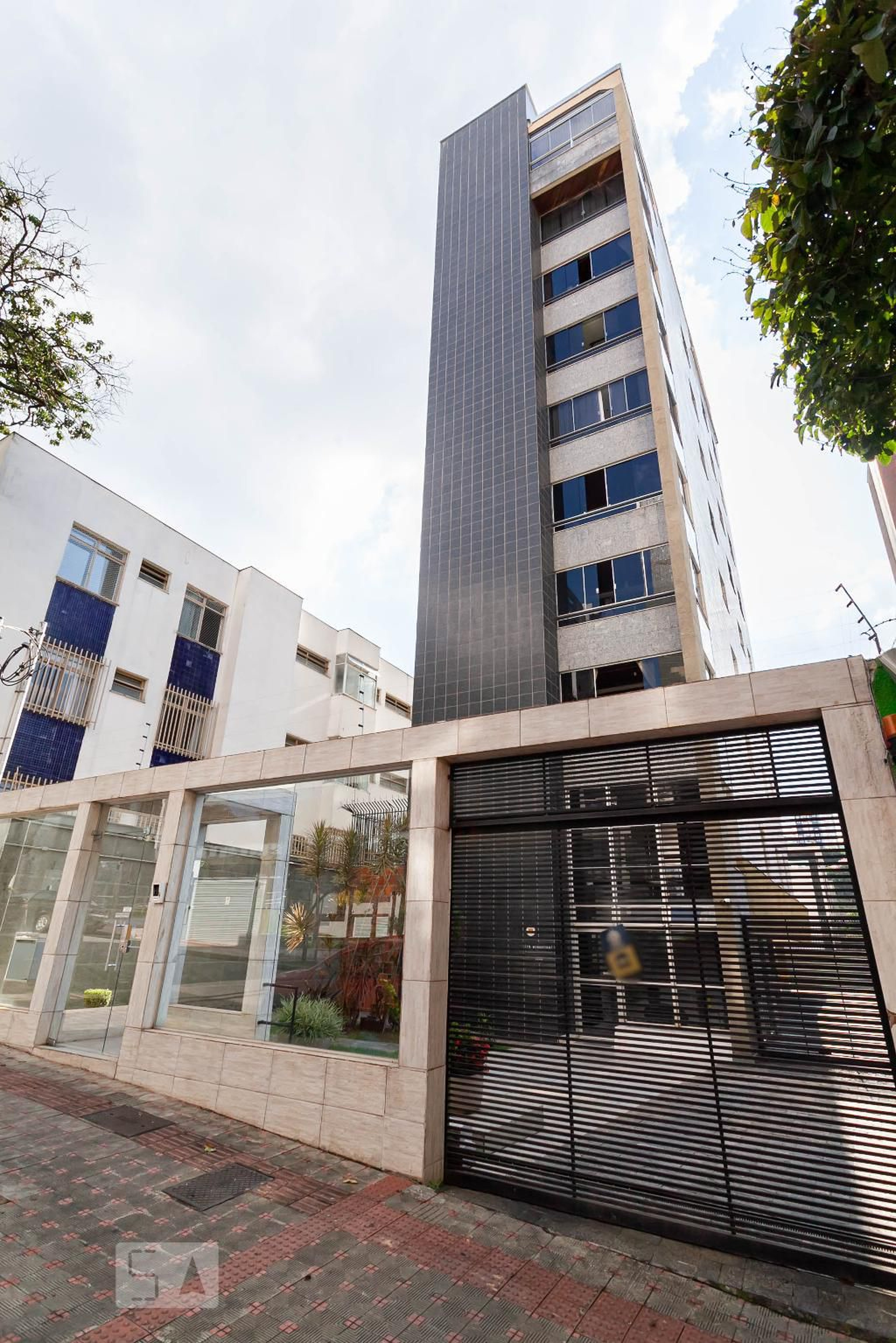 Fachada do Prédio Condomínio em Rua Grão Mogol, 1326