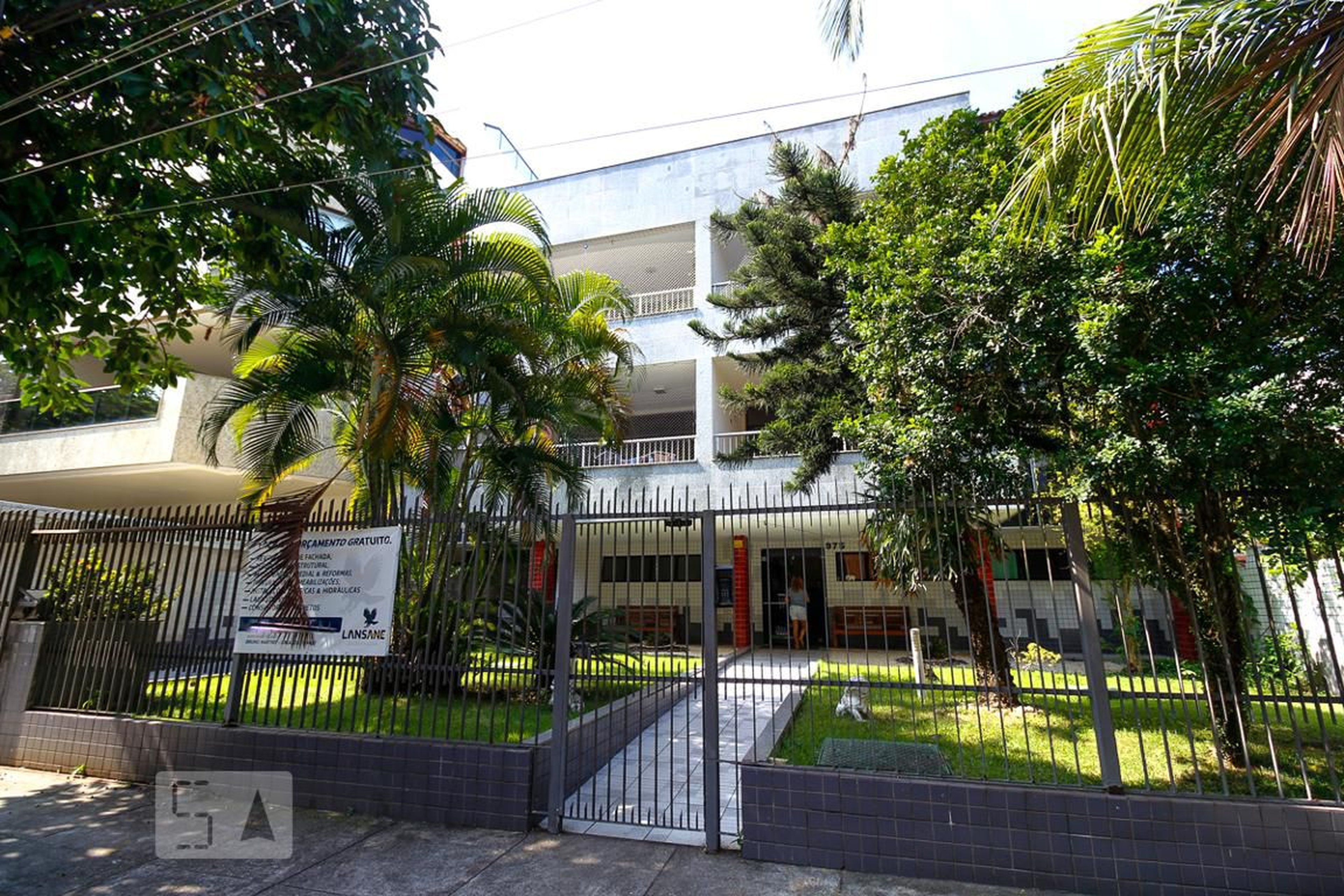 Fachada Condomínio em Rua Jorge Emílio Fontenele, 975