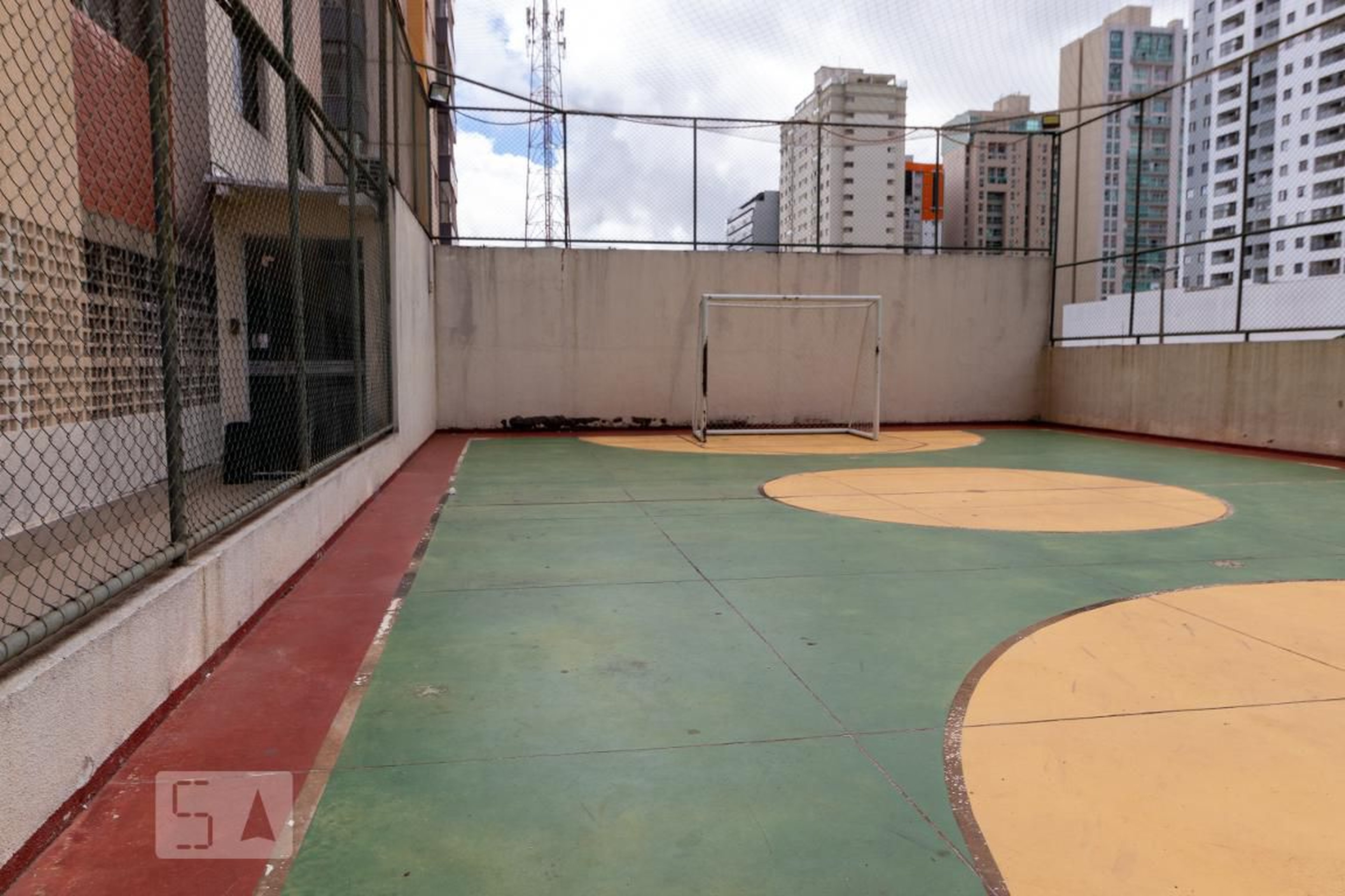 Quadra Esportiva - Estação Xvi