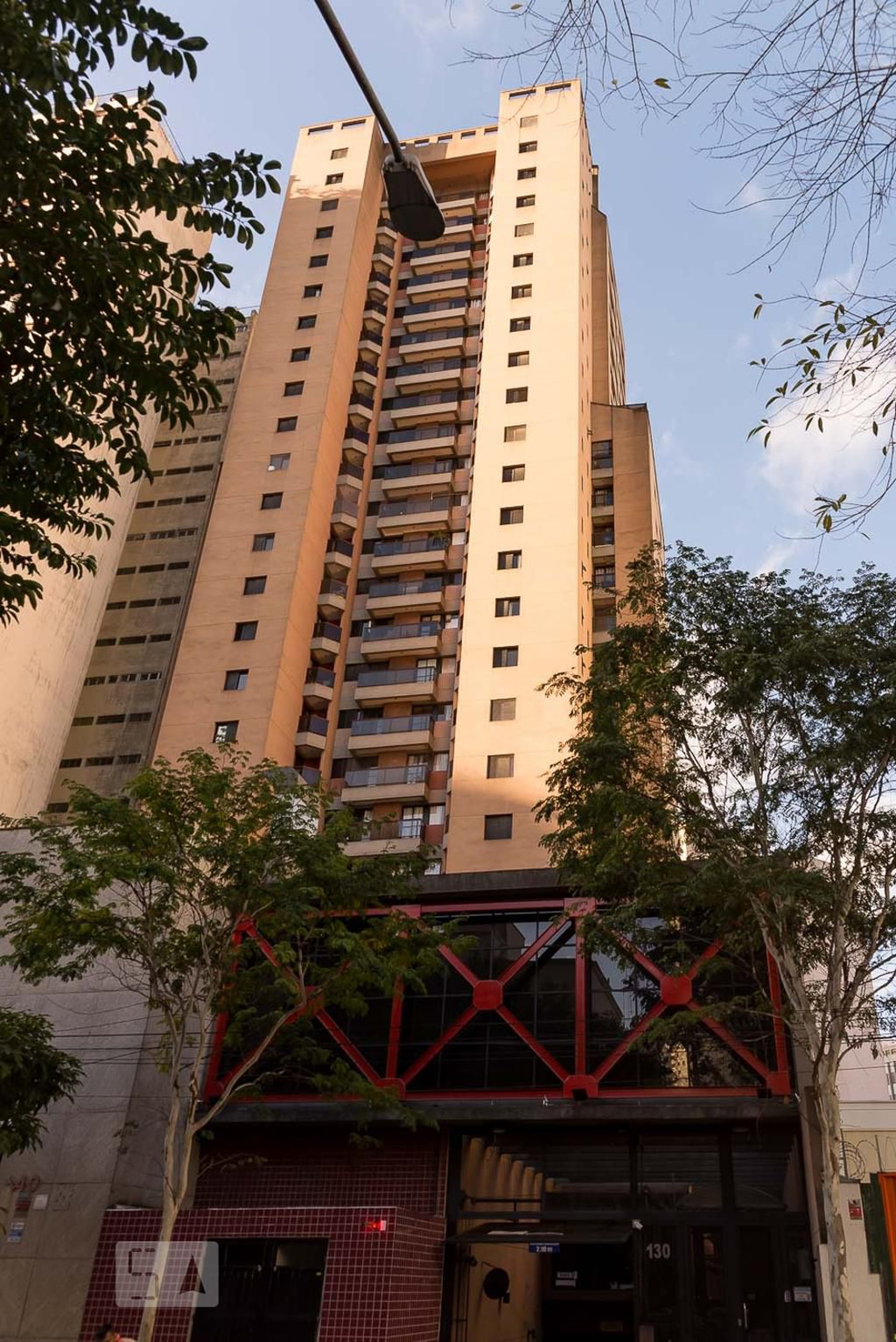 Fachada Condomínio em Rua Maria Antônia, 140