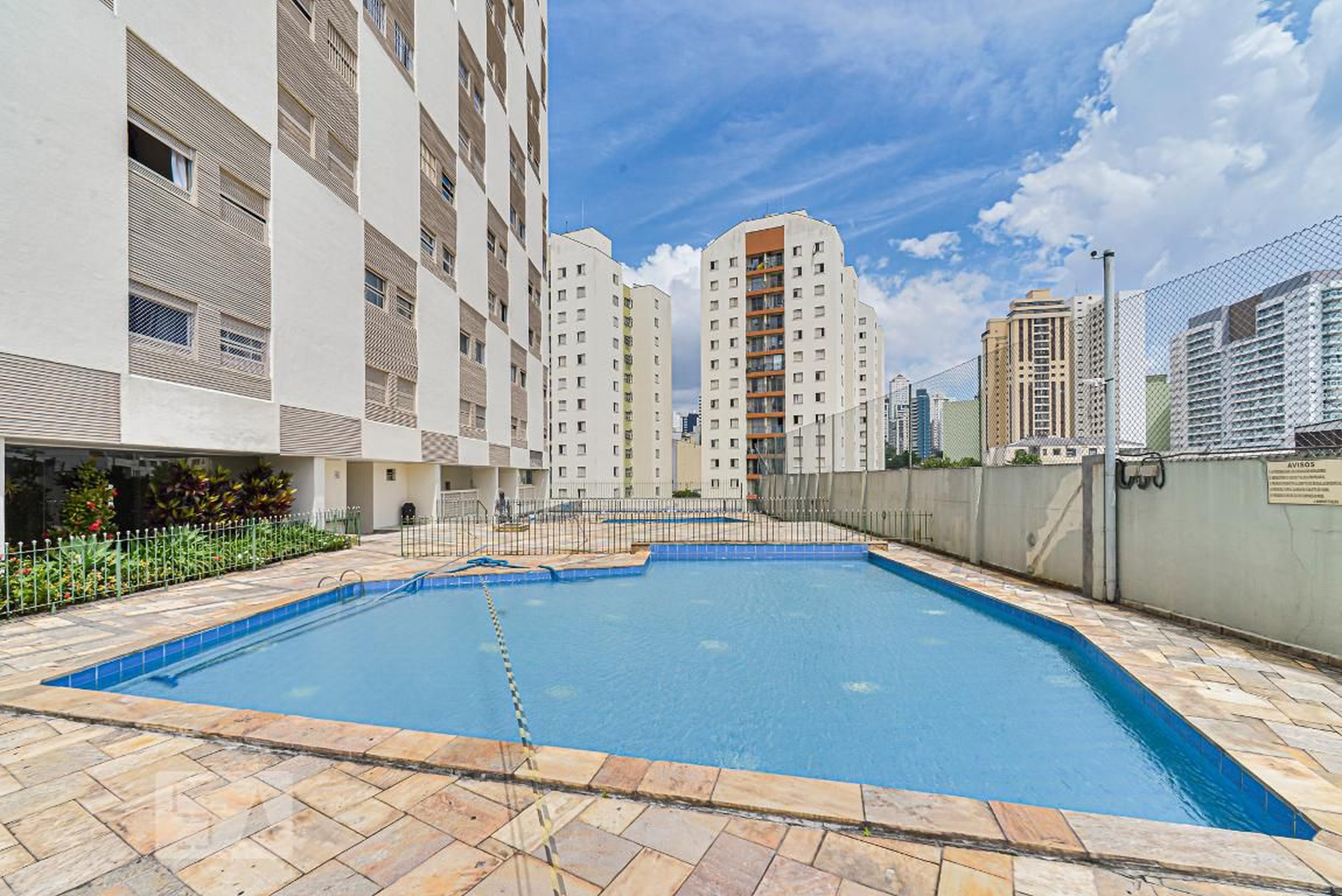 Piscina Adulto - Edifício Jardim Tropical