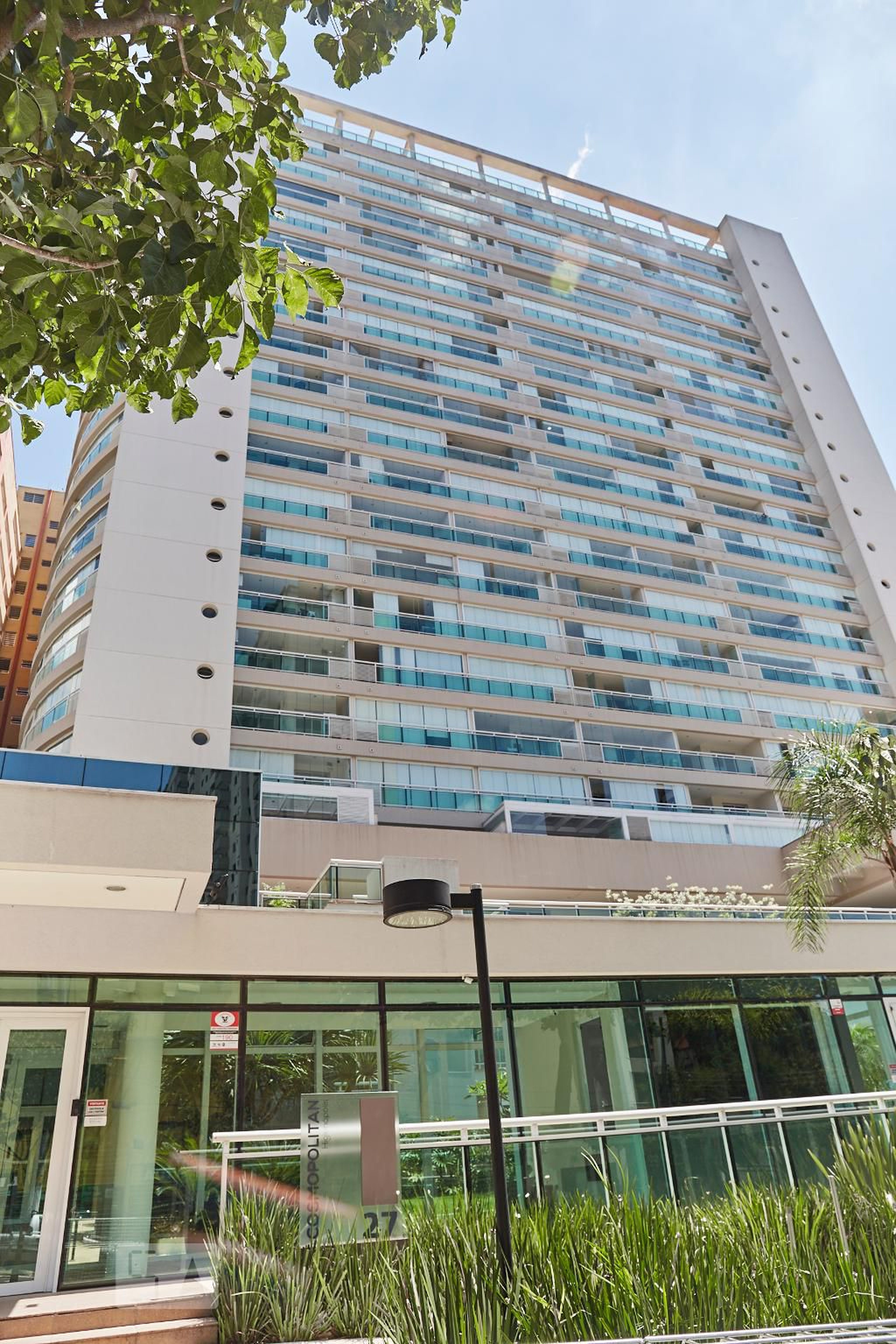 Fachada Condomínio em Rua Olímpia de Almeida Prado, 23