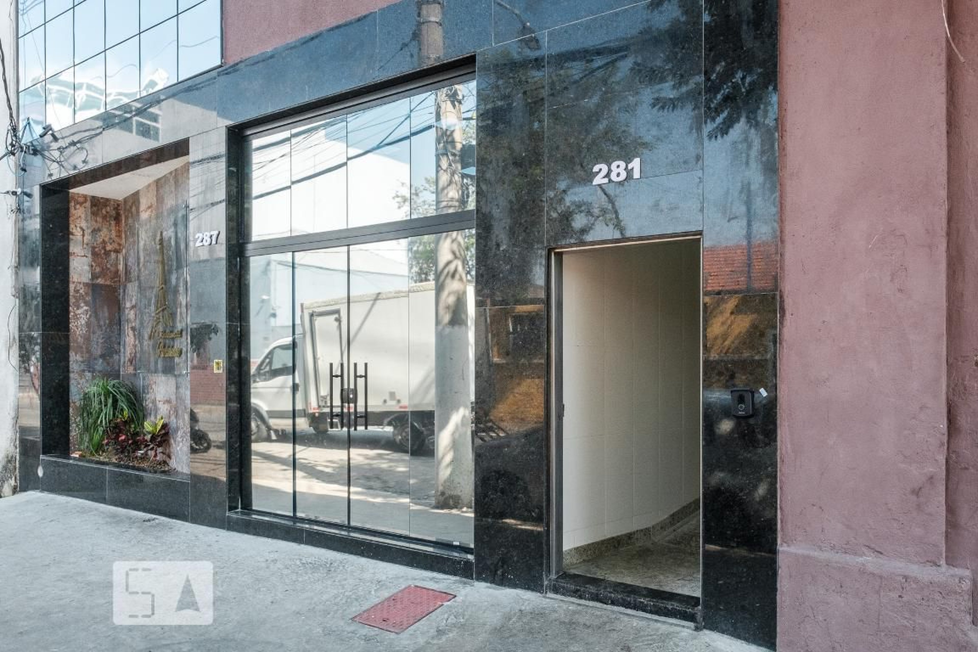 Fachada Condomínio em Rua Luís Pacheco, 280