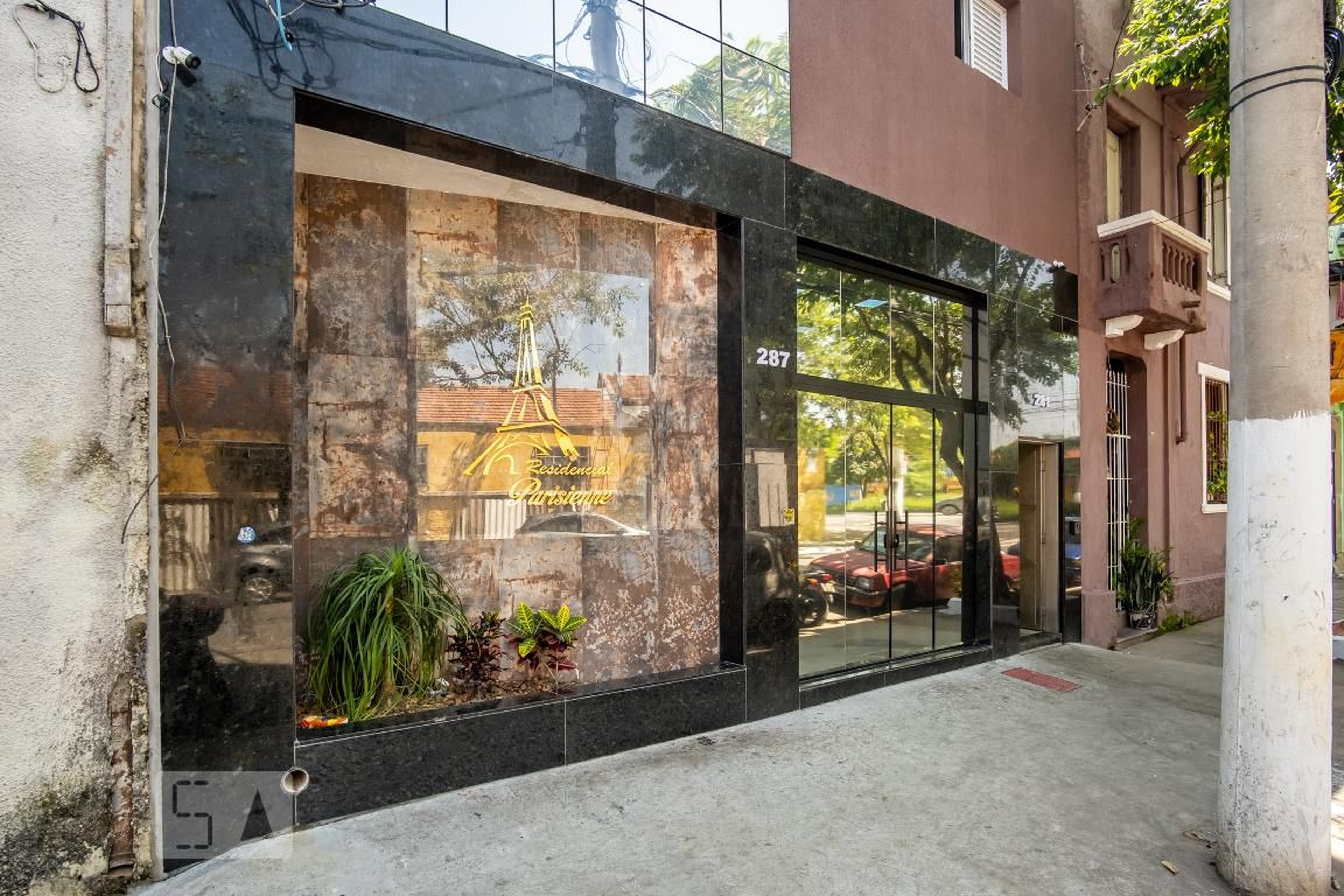 Fachada Condomínio em Rua Luís Pacheco, 287