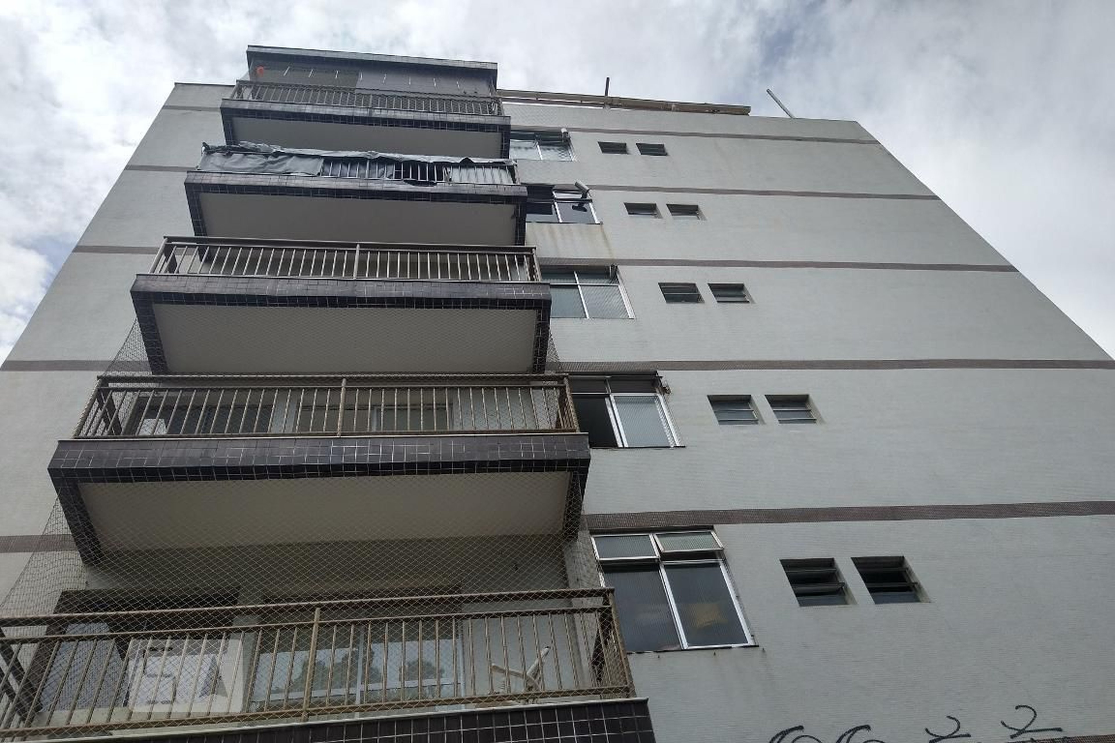 Fachada Condomínio em Rua García Redondo, 2