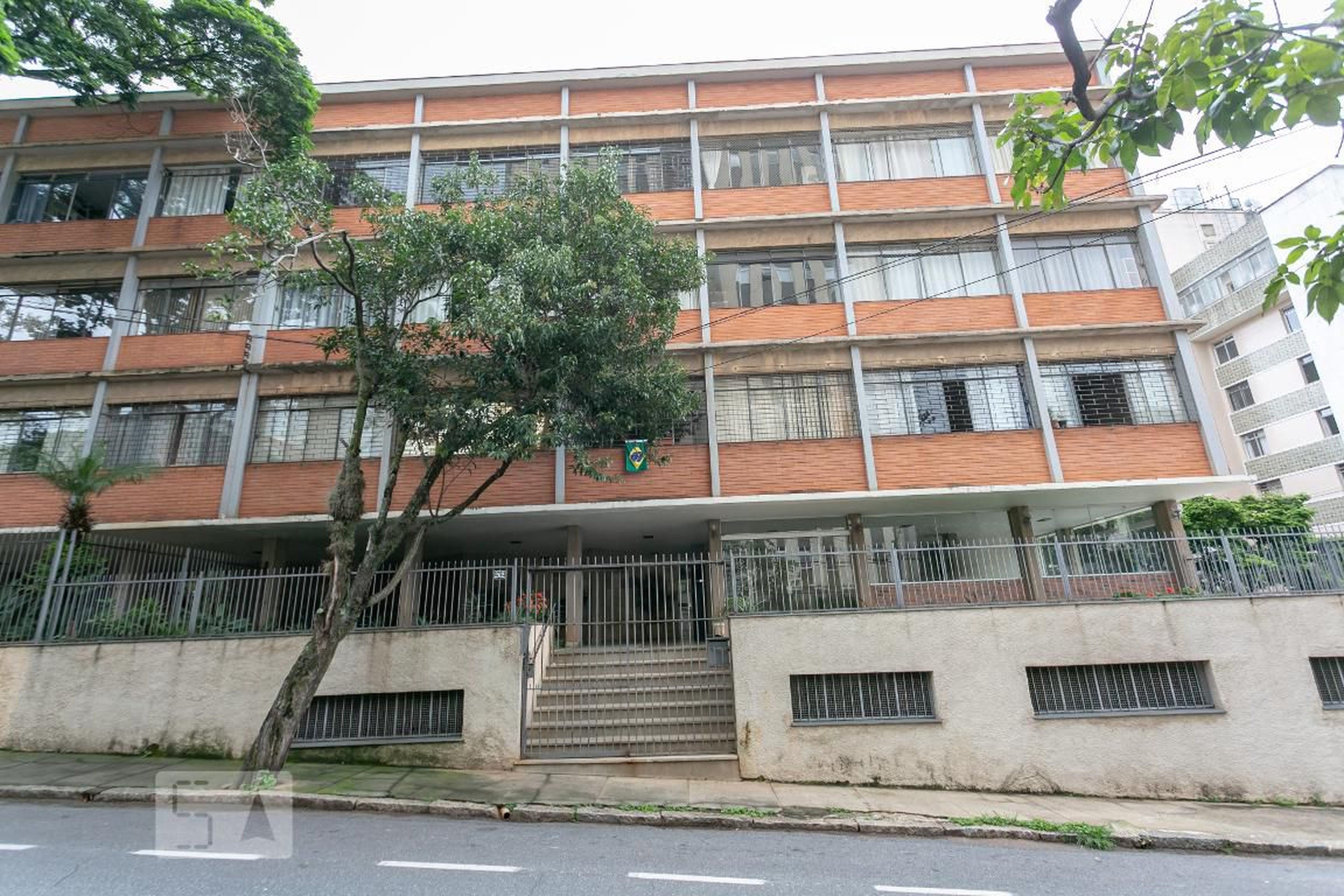 Fachada Condomínio em Rua Caratinga, 262