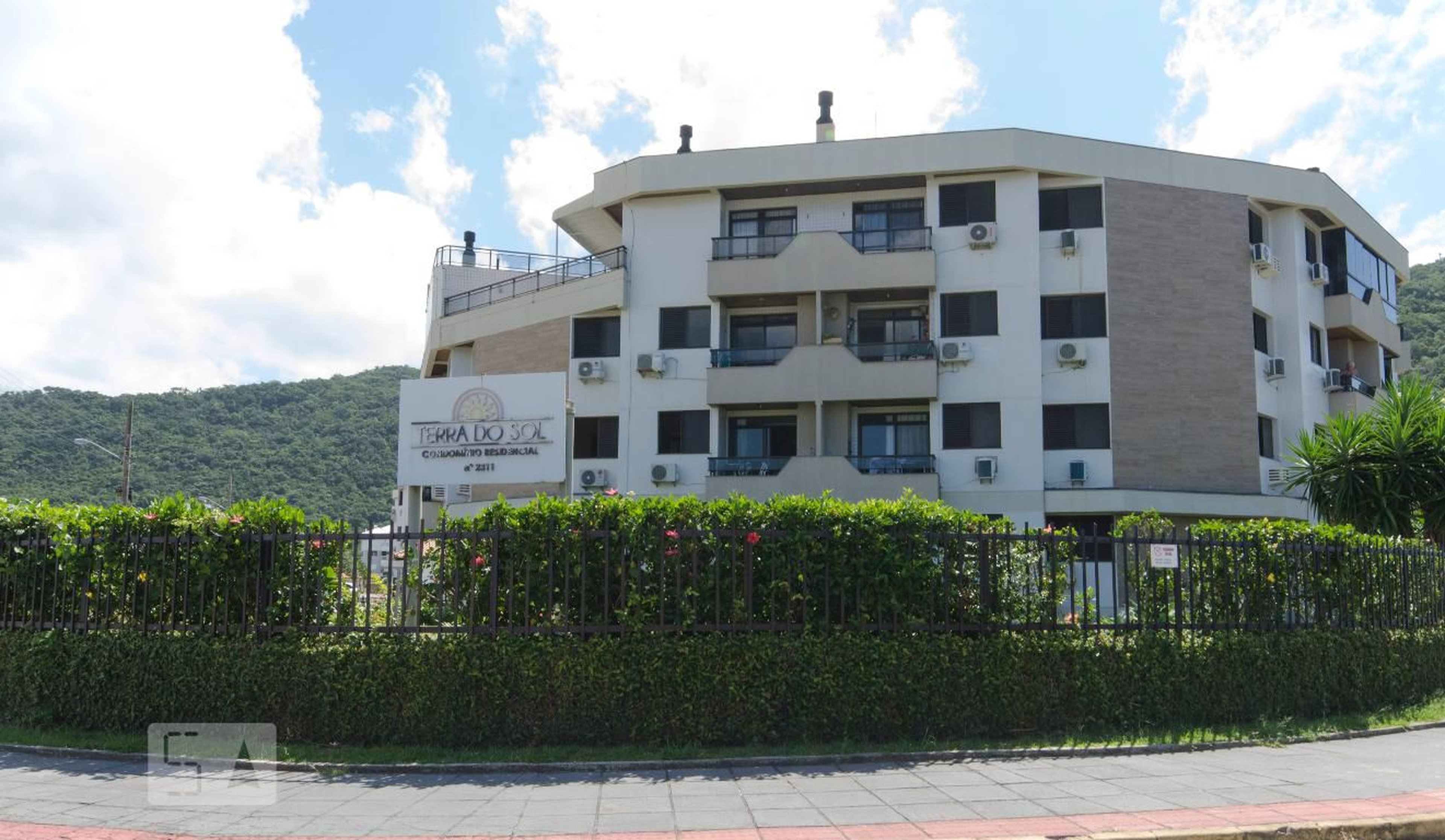 Fachada do Condomínio Condomínio Terra do Sol