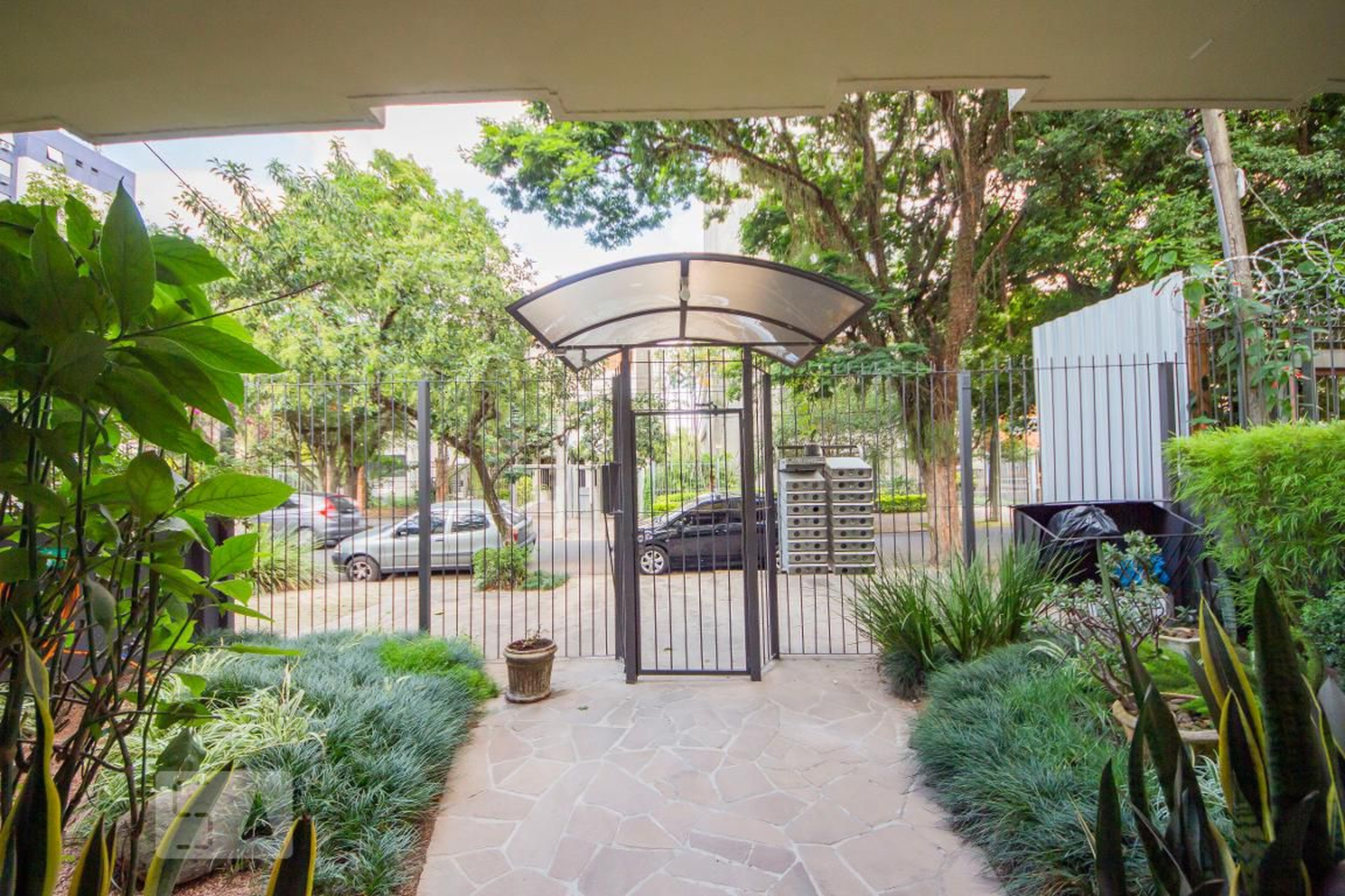 Fachada do Condomínio Edifício Parati