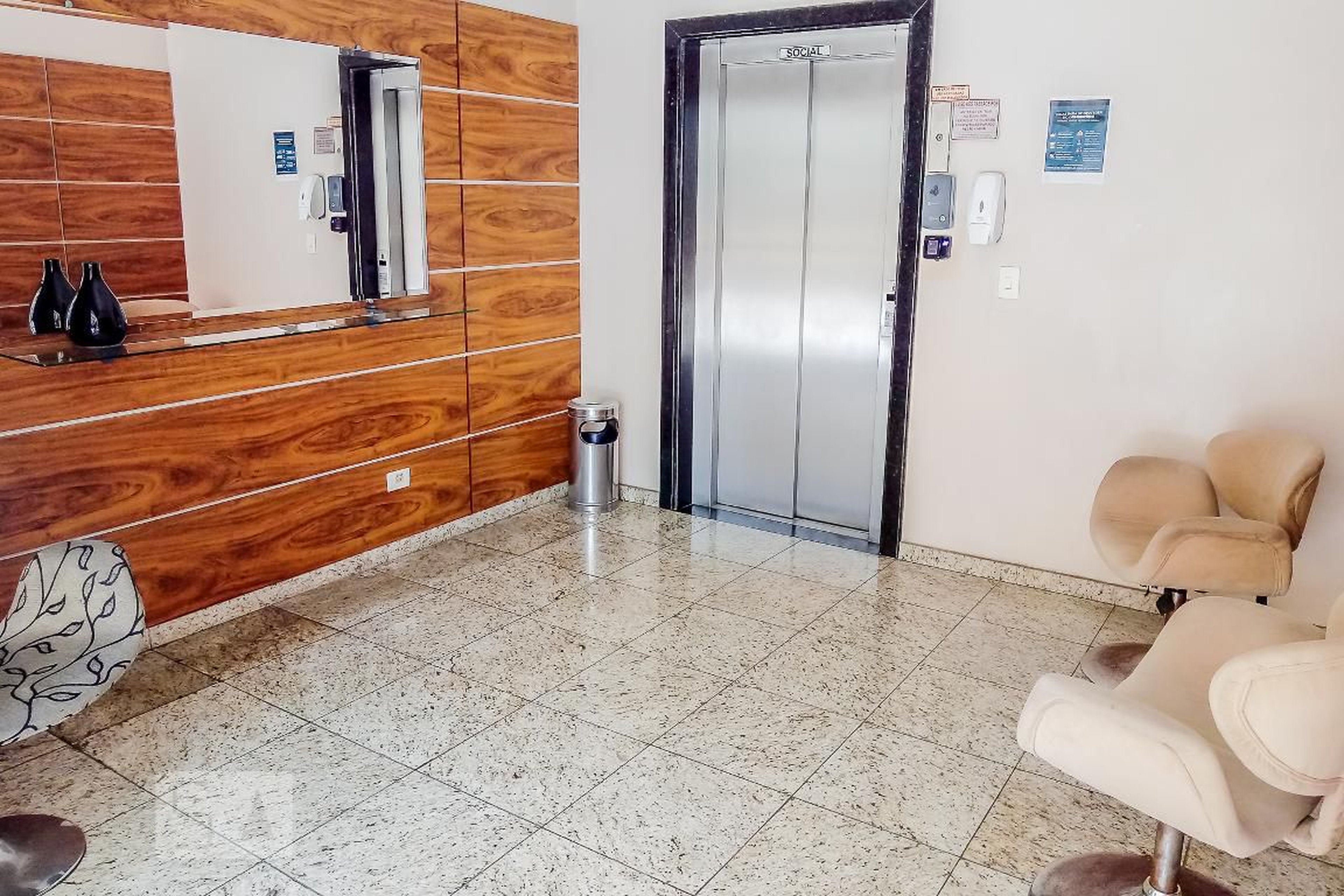 Hall de Entrada - Golden Garden