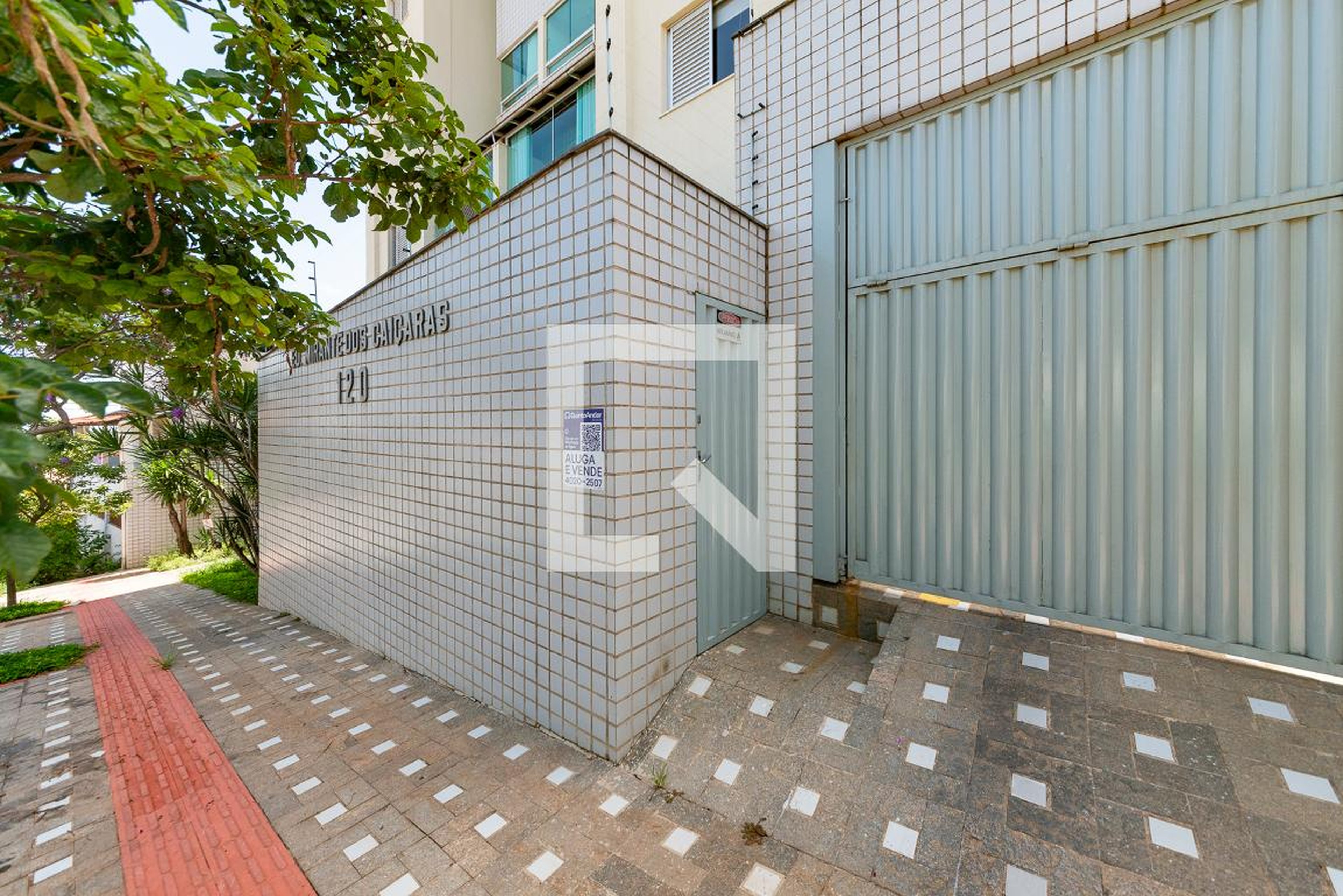 Fachada Condomínio Mirante dos Caiçaras