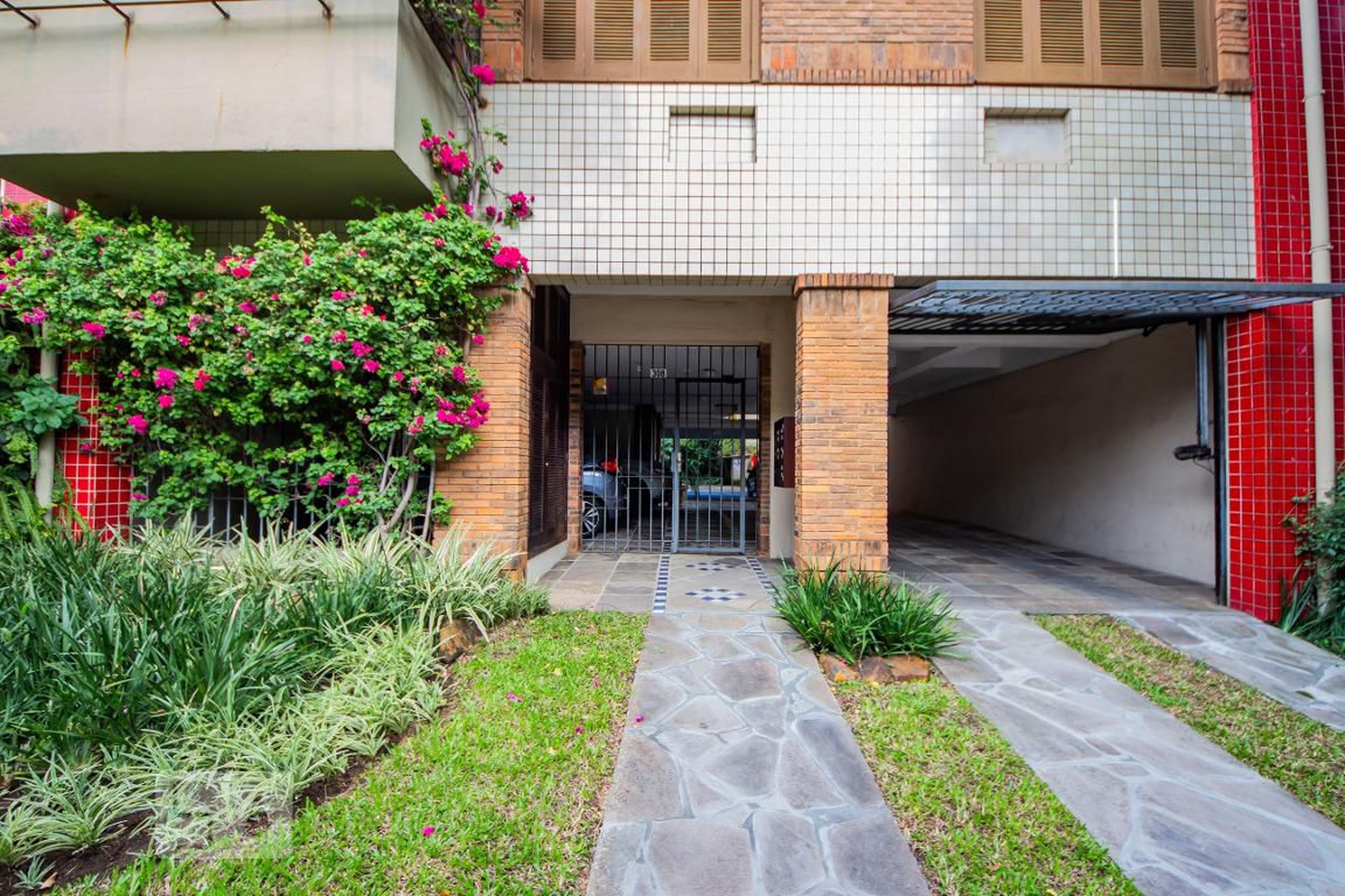 Fachada do Condomínio Condomínio em Rua Doutor Ernesto Ludwig, 308