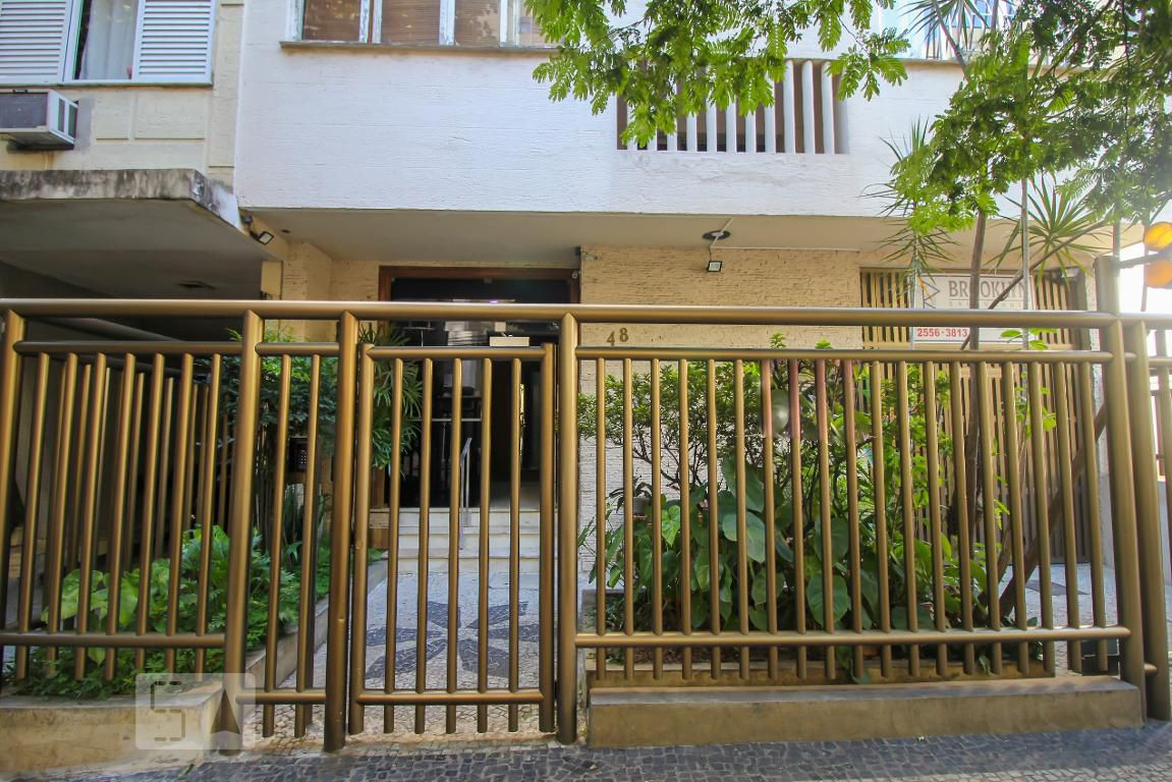 Fachada do Prédio Condomínio em Rua Soares Cabral, 48