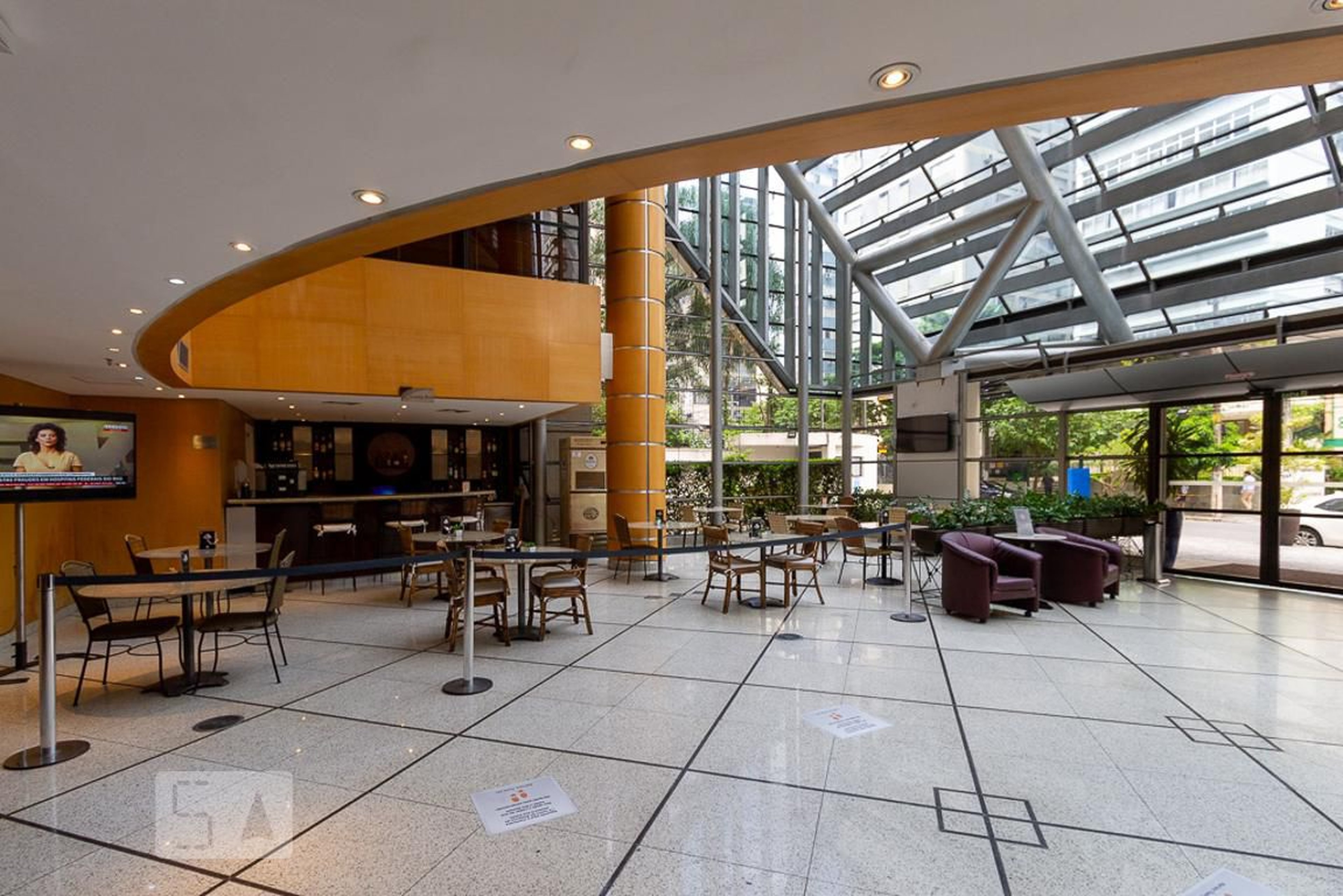 Hall - Metropolitan Park Plaza