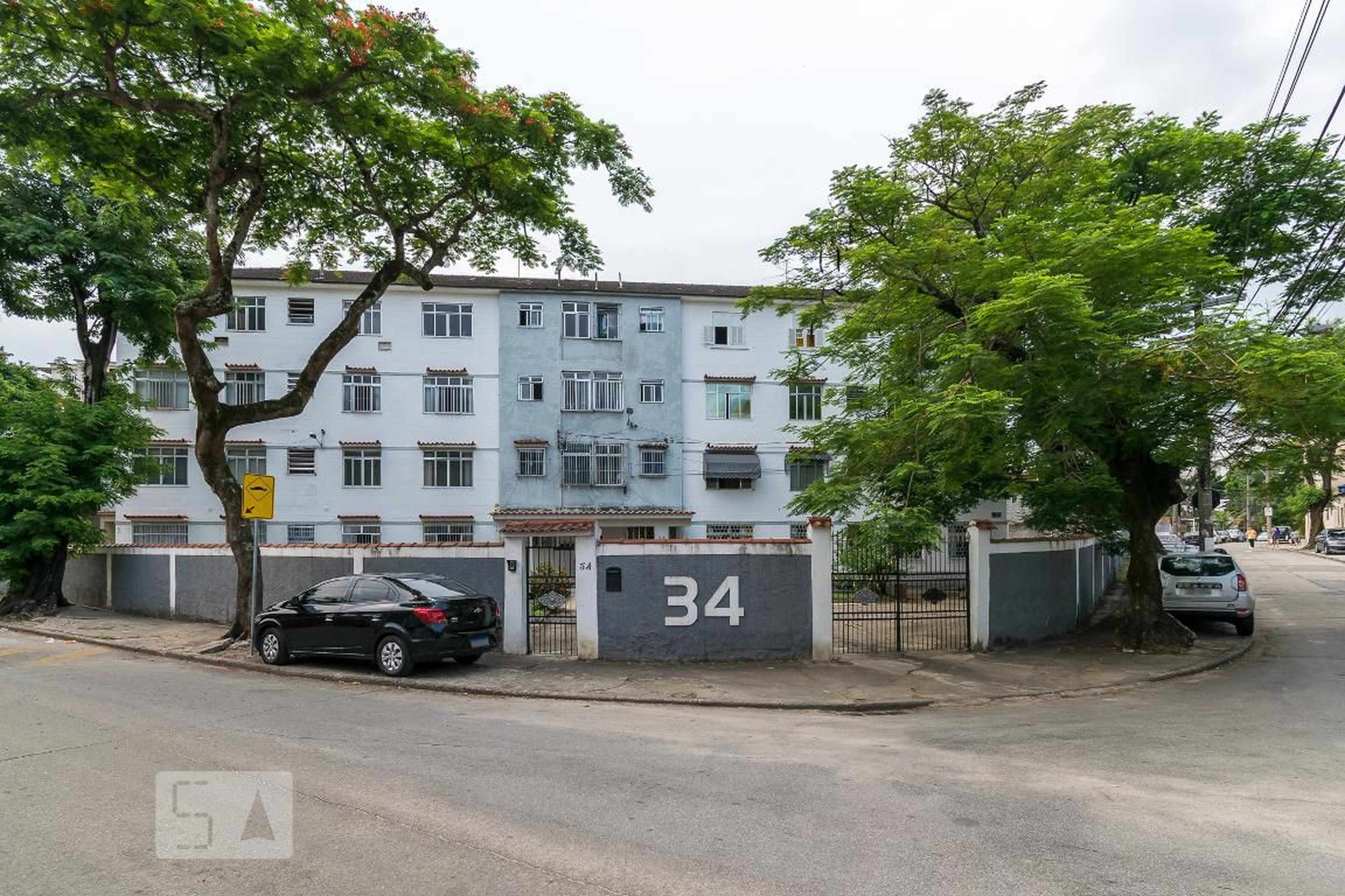 Fachada do Condomínio Condomínio em Rua Estremadura, 34