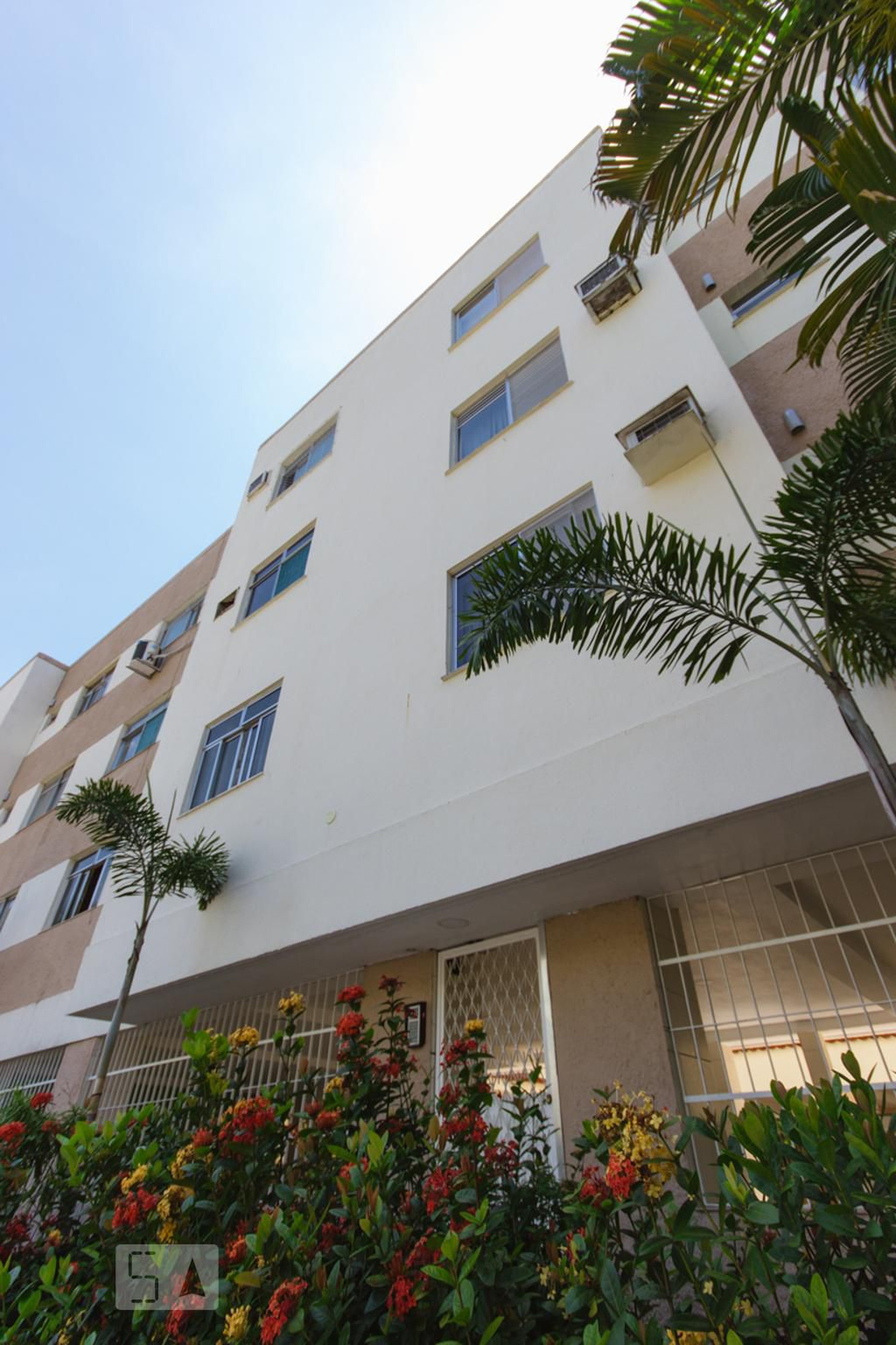 Fachada Condomínio Village Barra Linda