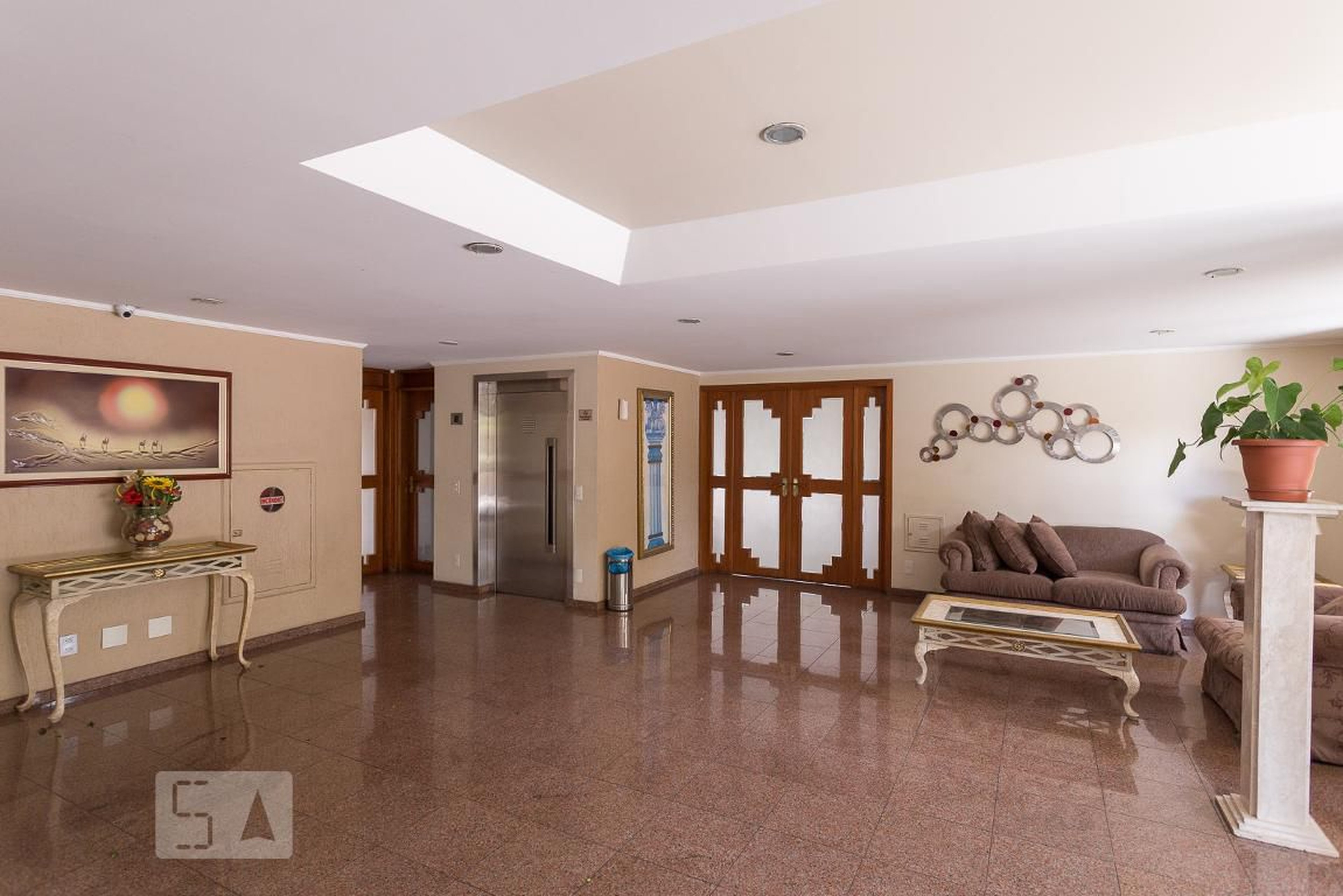 Hall Social - King Boris