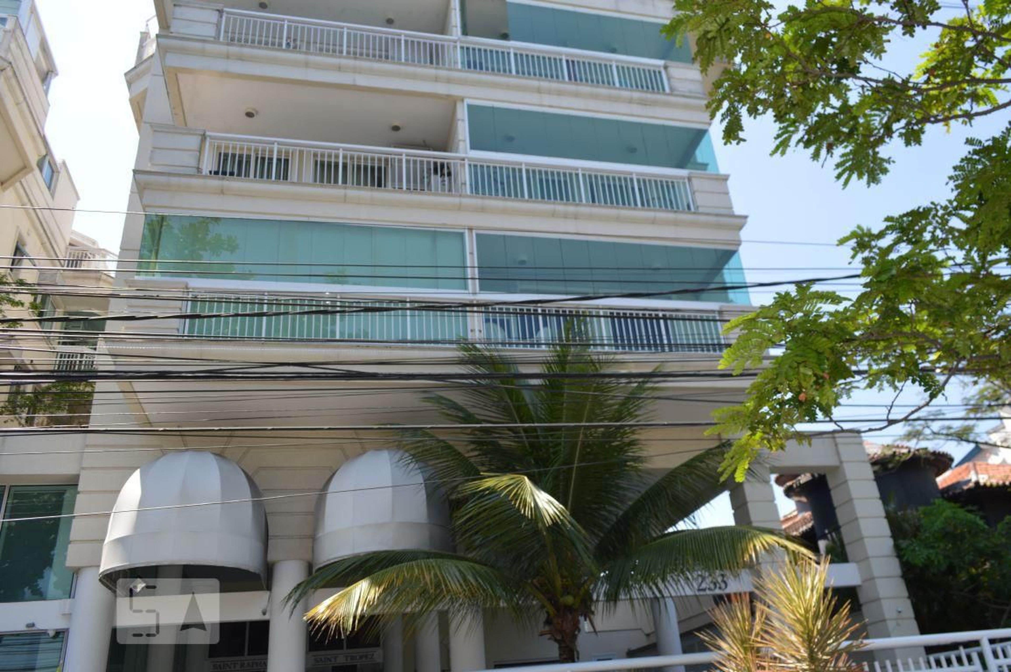 Fachada Condomínio em Avenida Quintino Bocaiúva, 233