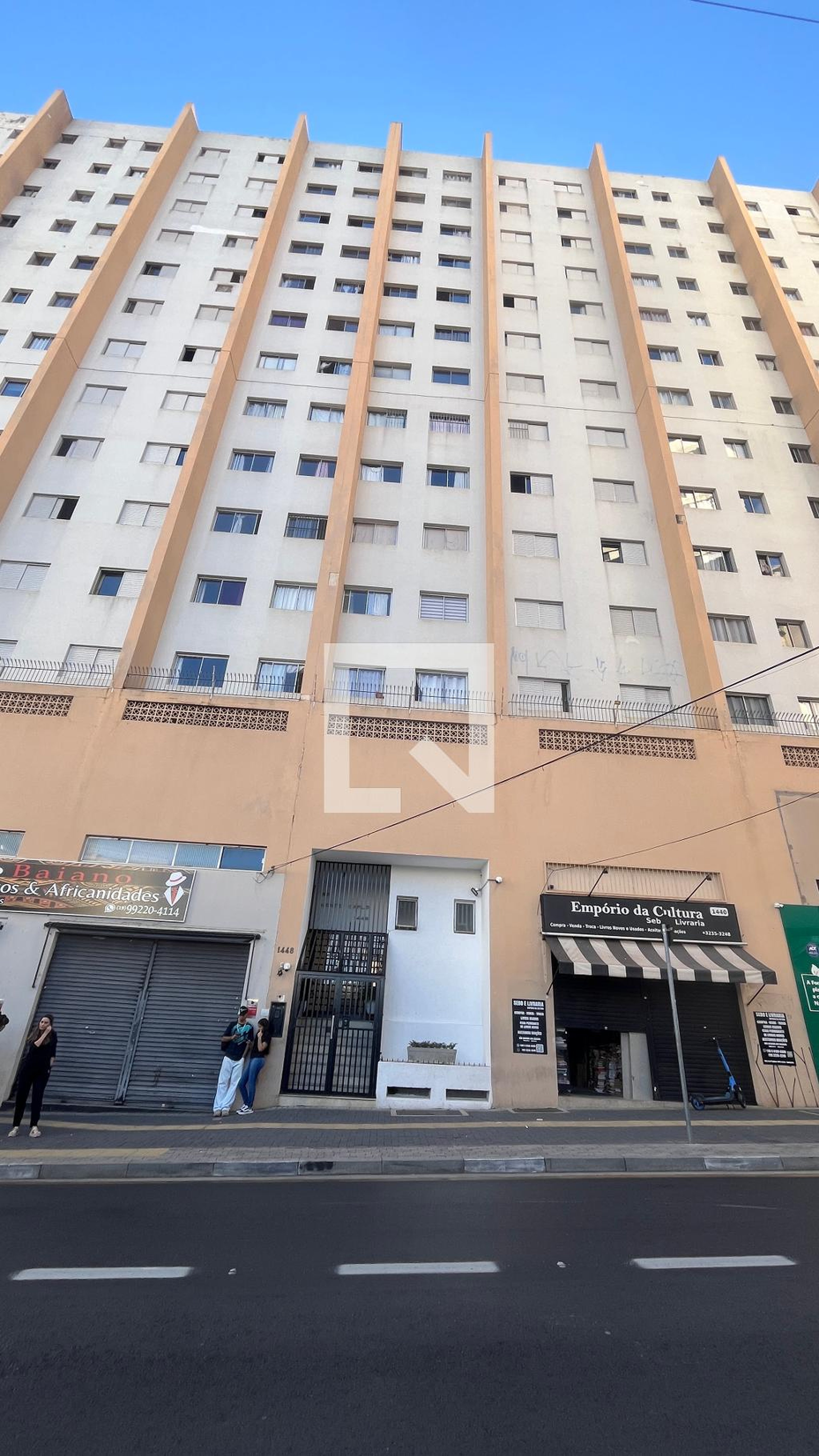 Fachada Condomínio em Rua José Paulino, 1448