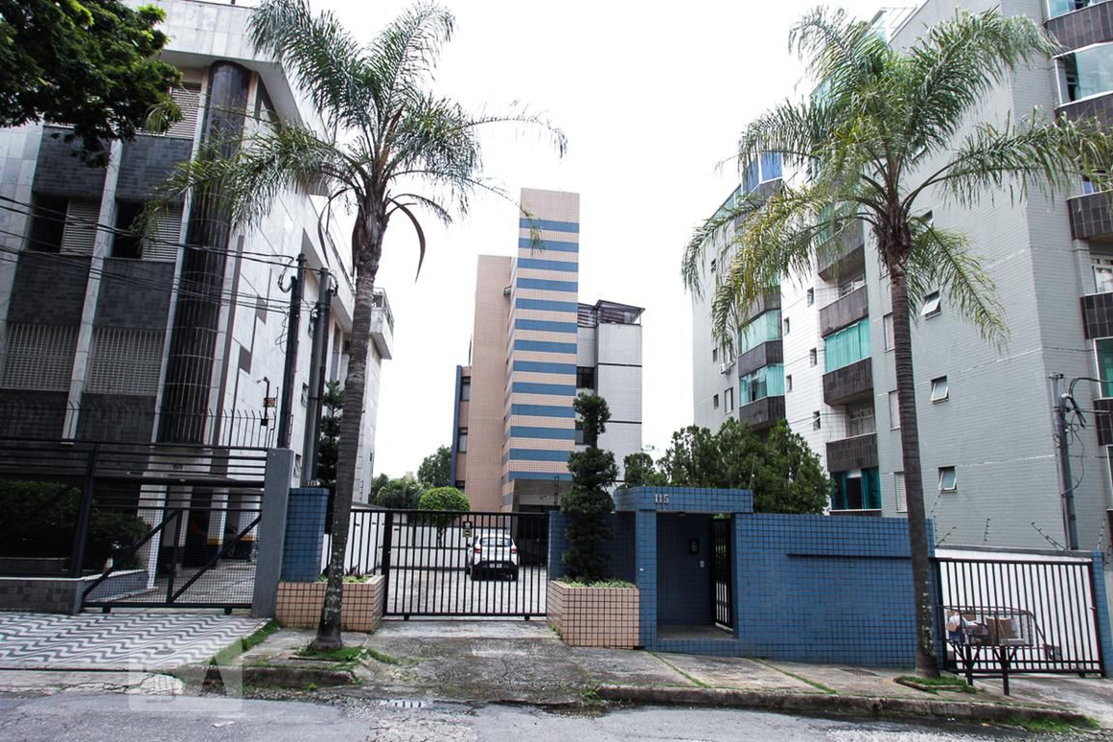 Fachada Condomínio em Rua Francisco Fernandes dos Santos, 115