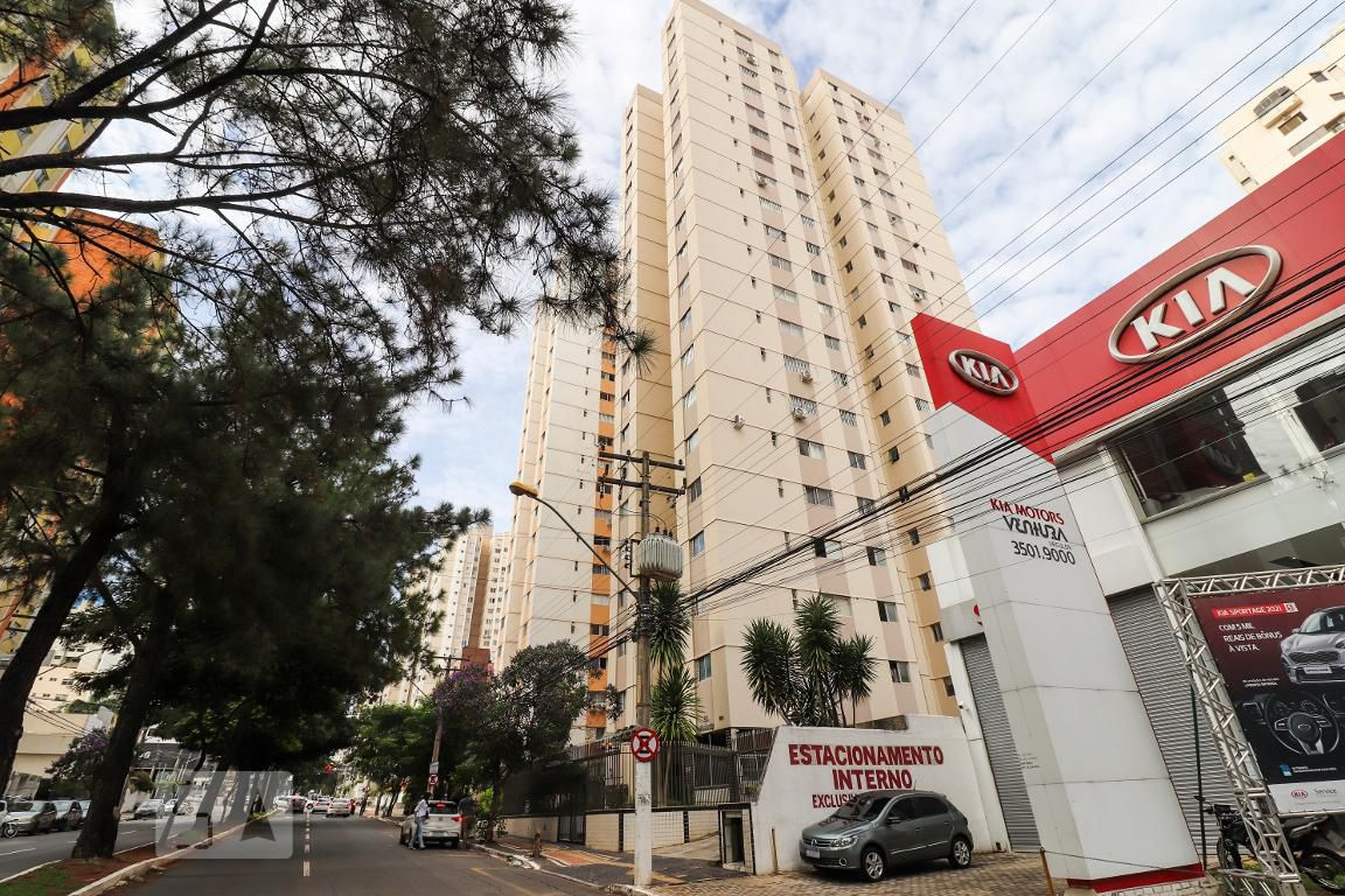 Fachada Condomínio em Avenida T-7, 700