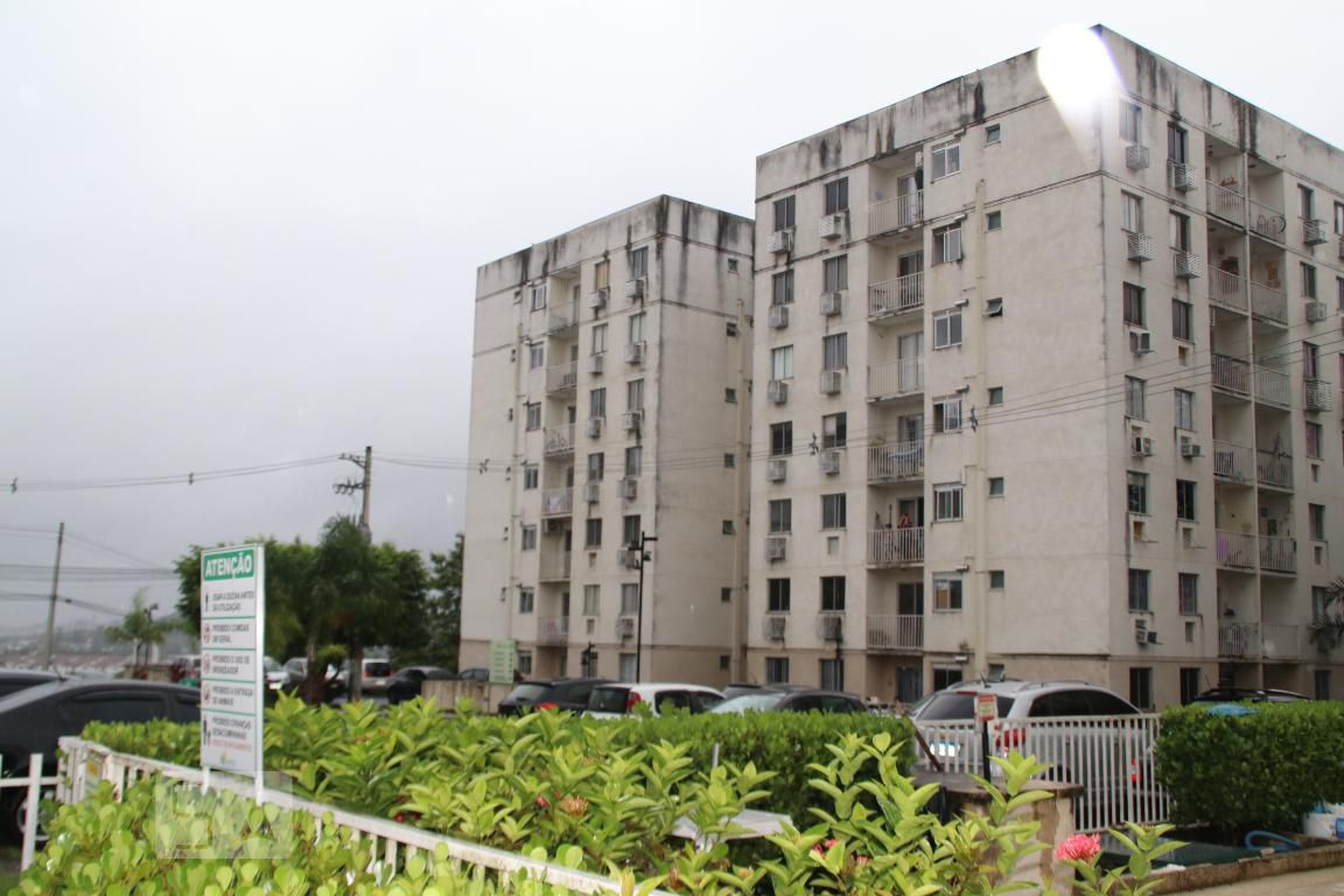 Fachada Condomínio em Estrada Rodrigues Caldas, 255