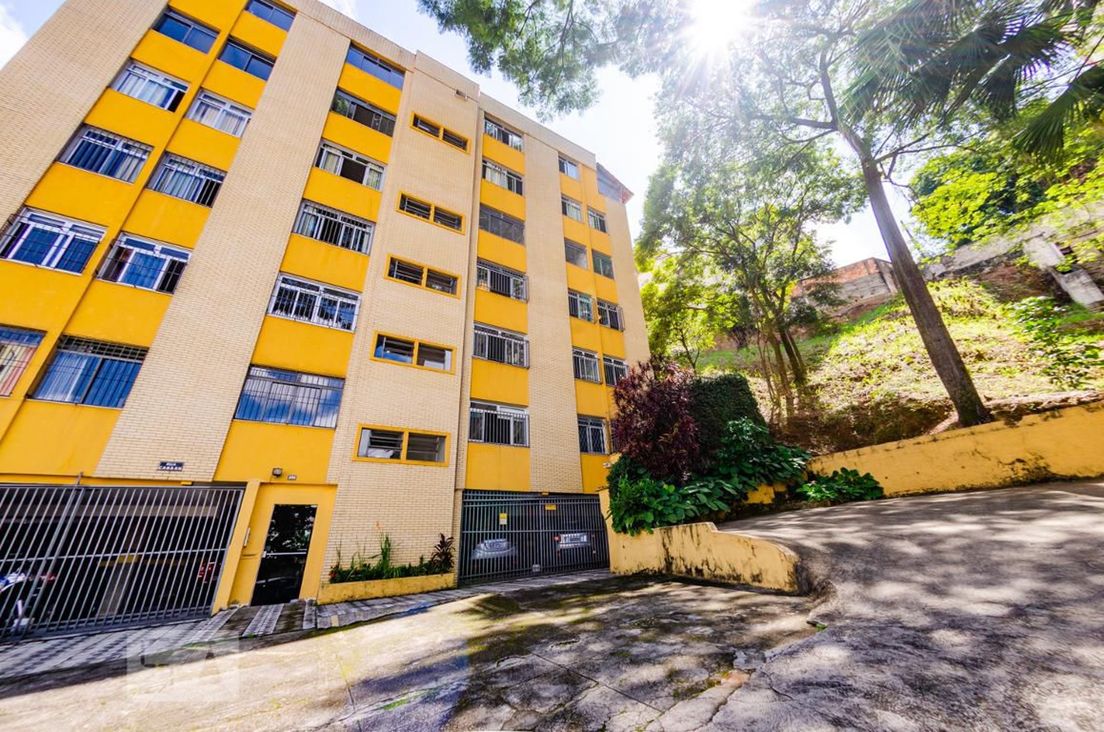 Fachada Condomínio em Rua Santa Cruz, 485