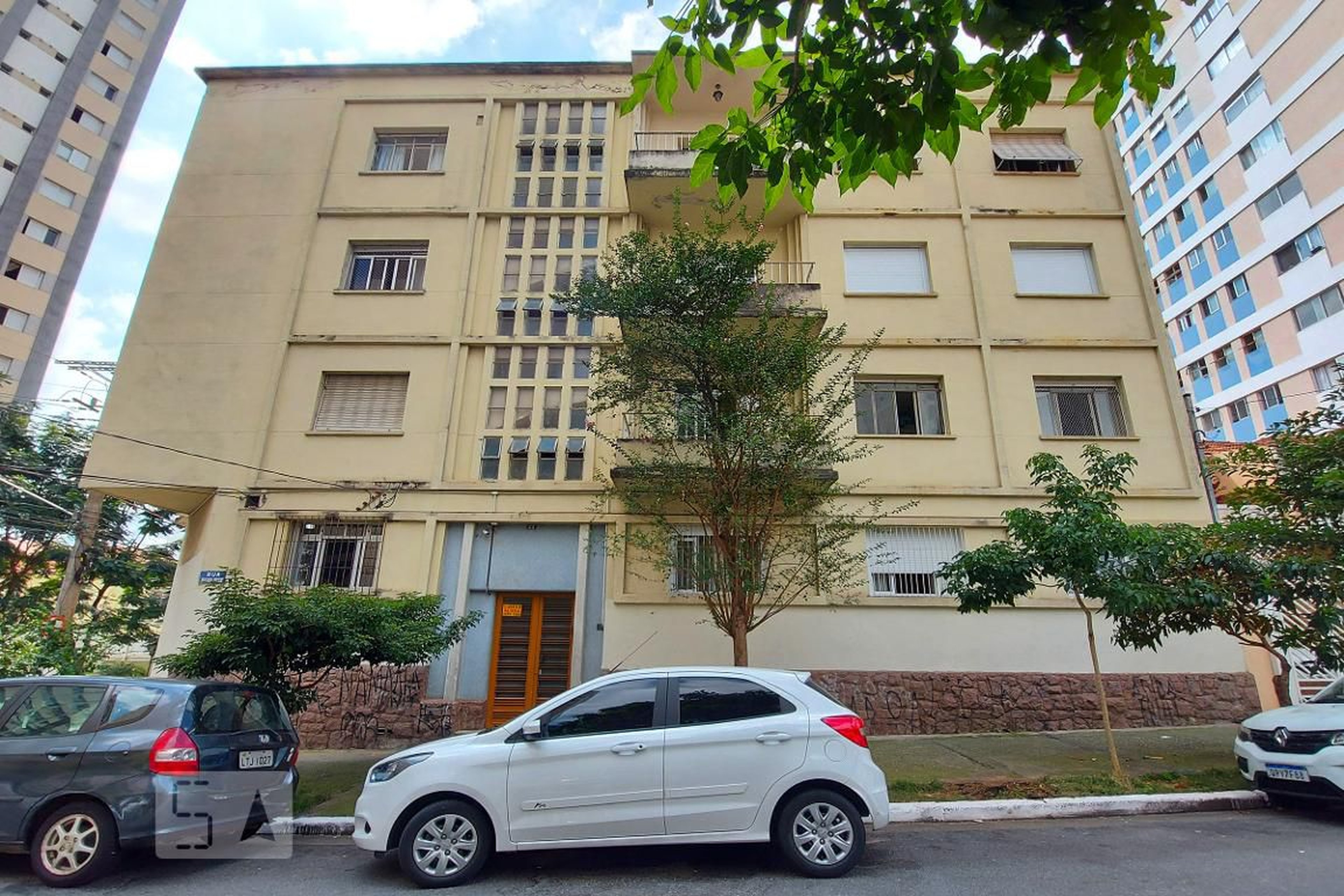 Fachada Condomínio em Rua Artur Prado, 23