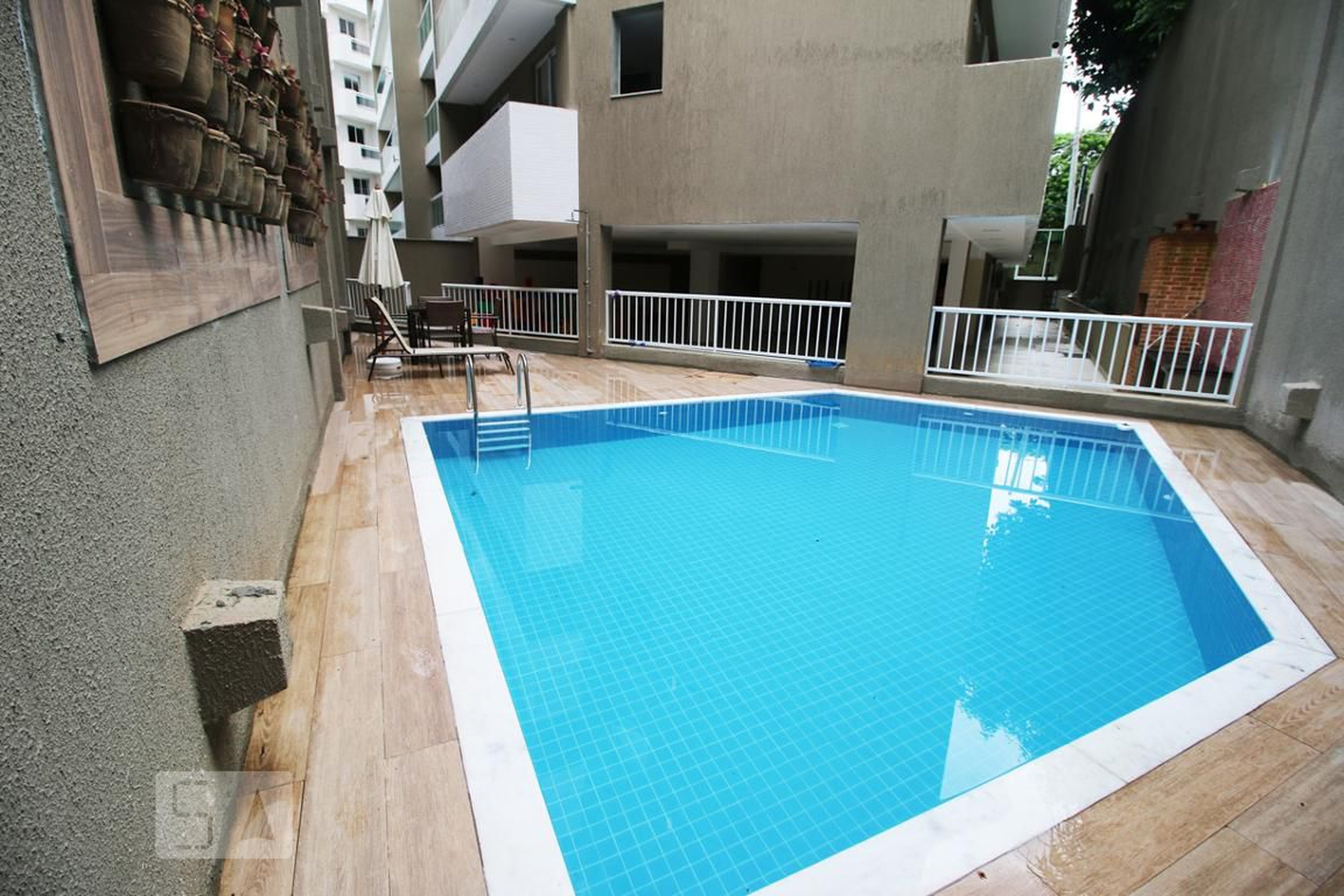 Piscina - Elegance Freguesia