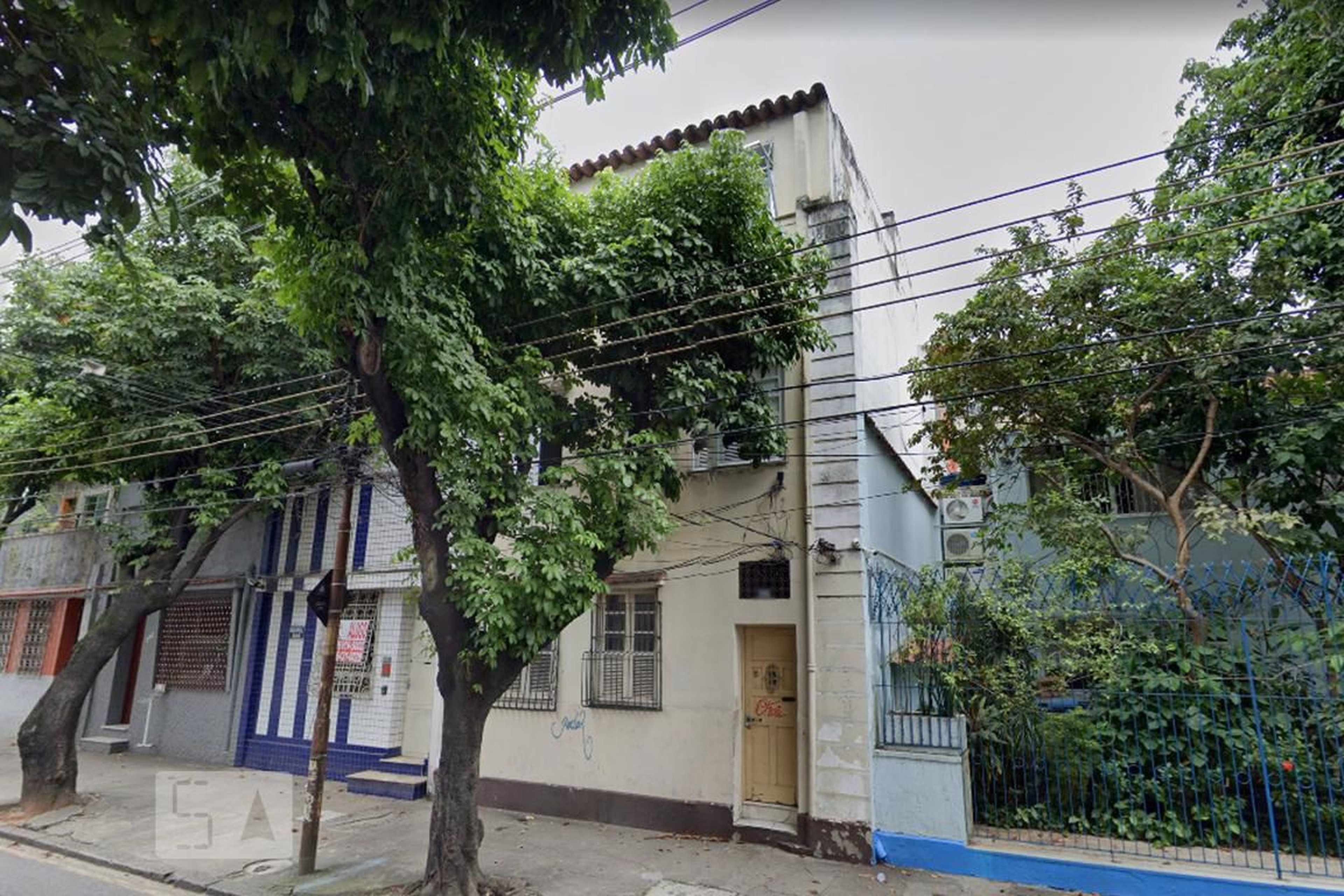 Fachada Condomínio em Rua Maxwell, 198