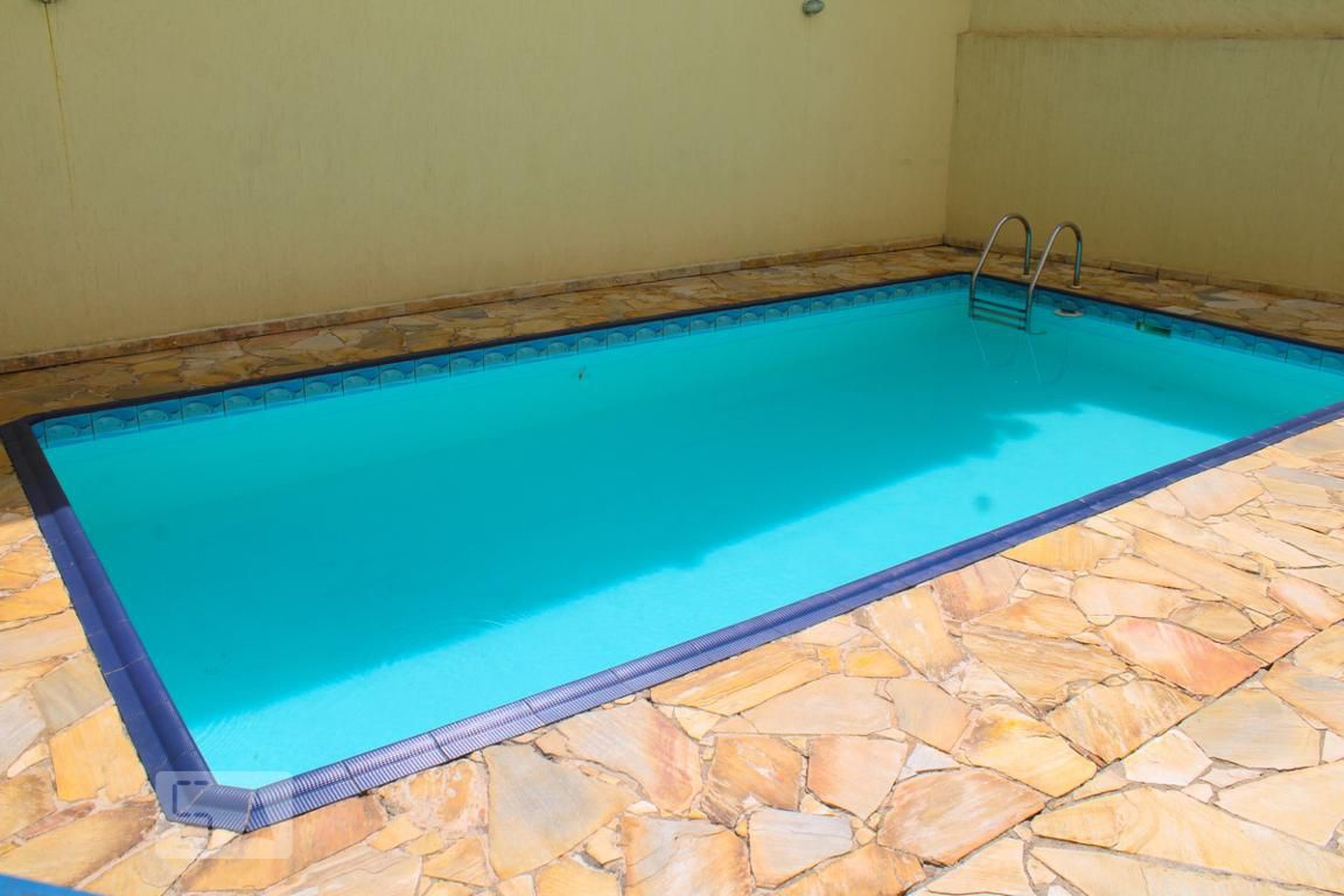 Piscina - Edificio de Paula