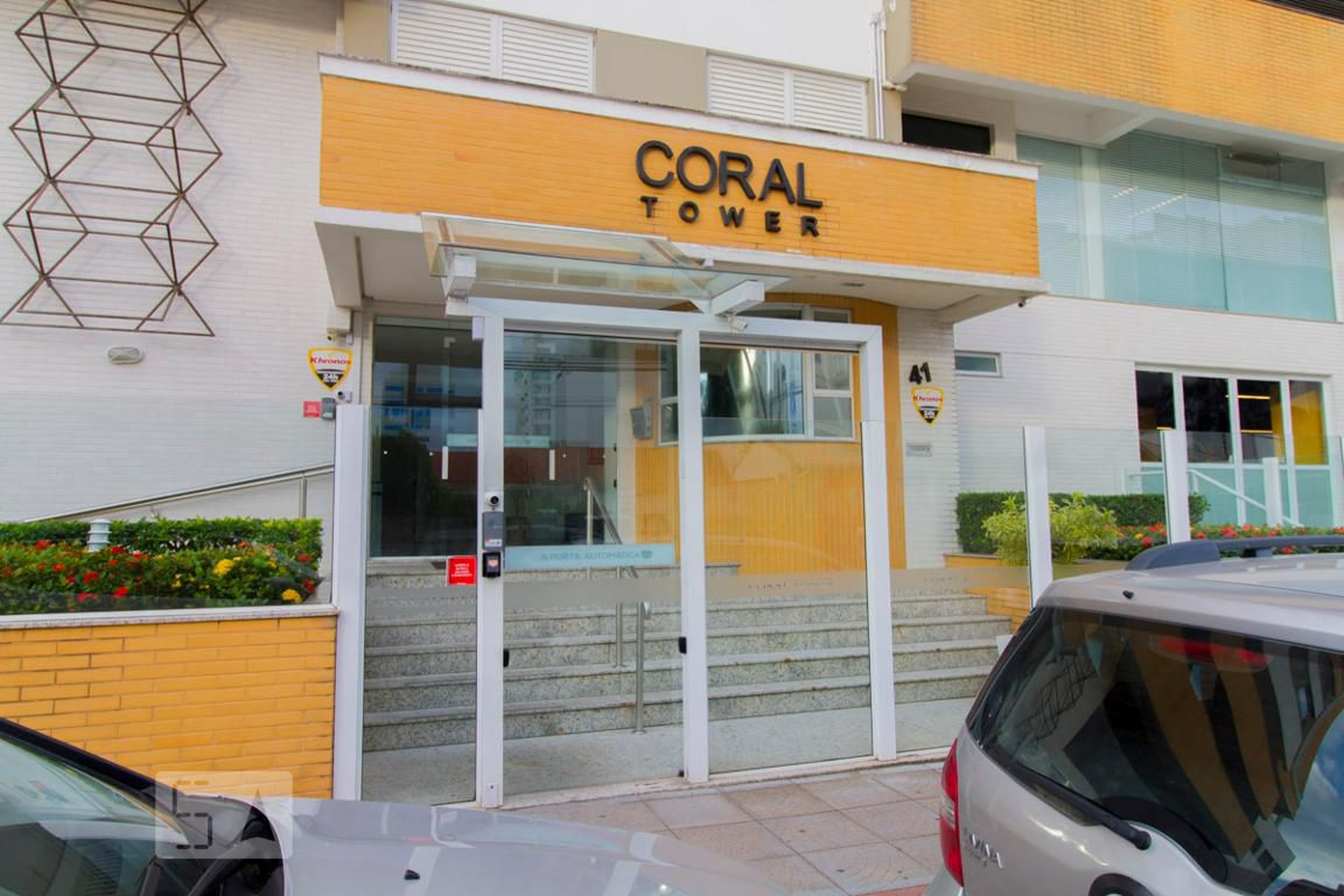 Entrada - Coral Tower