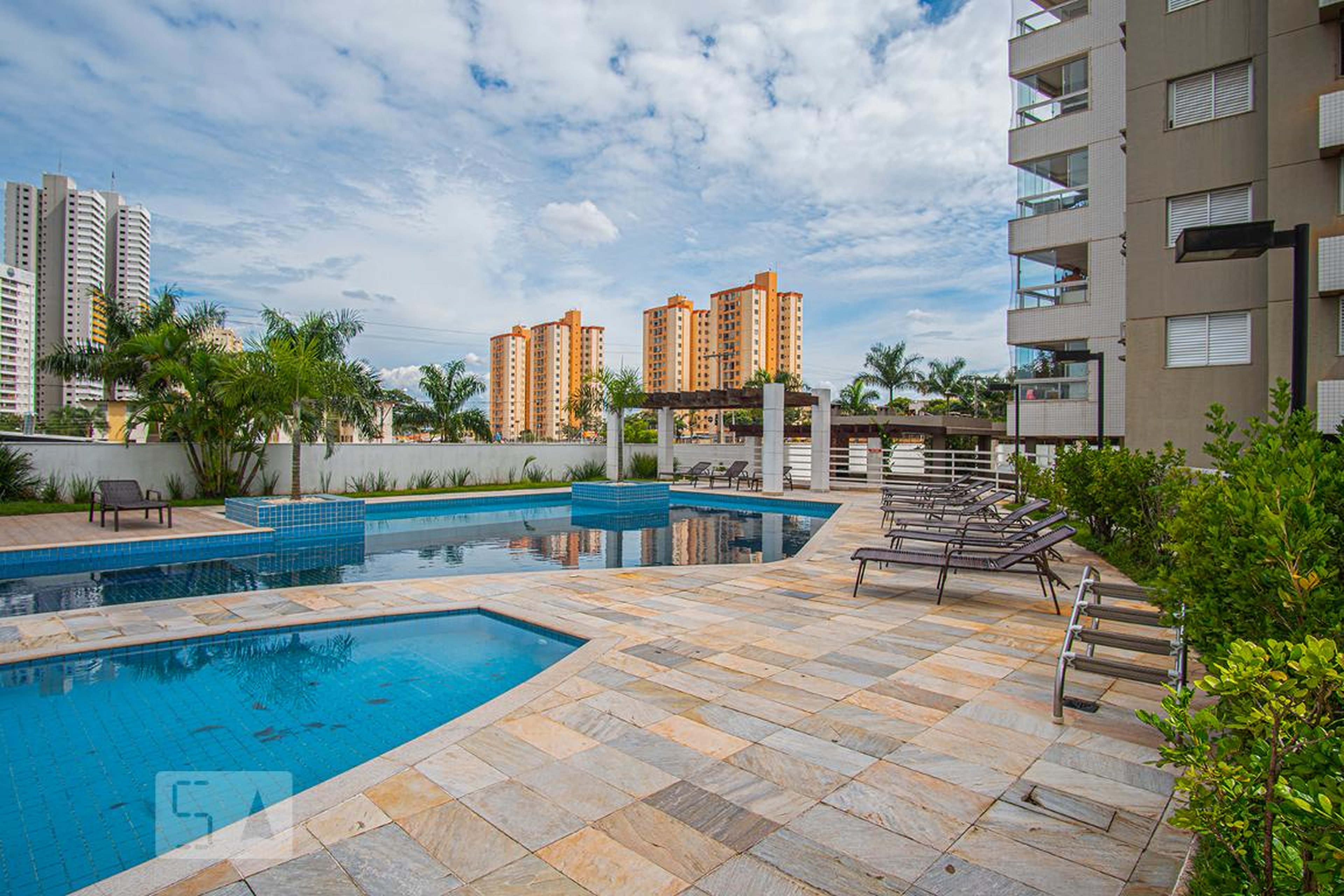 Piscina - Aquarela  Torre Coral
