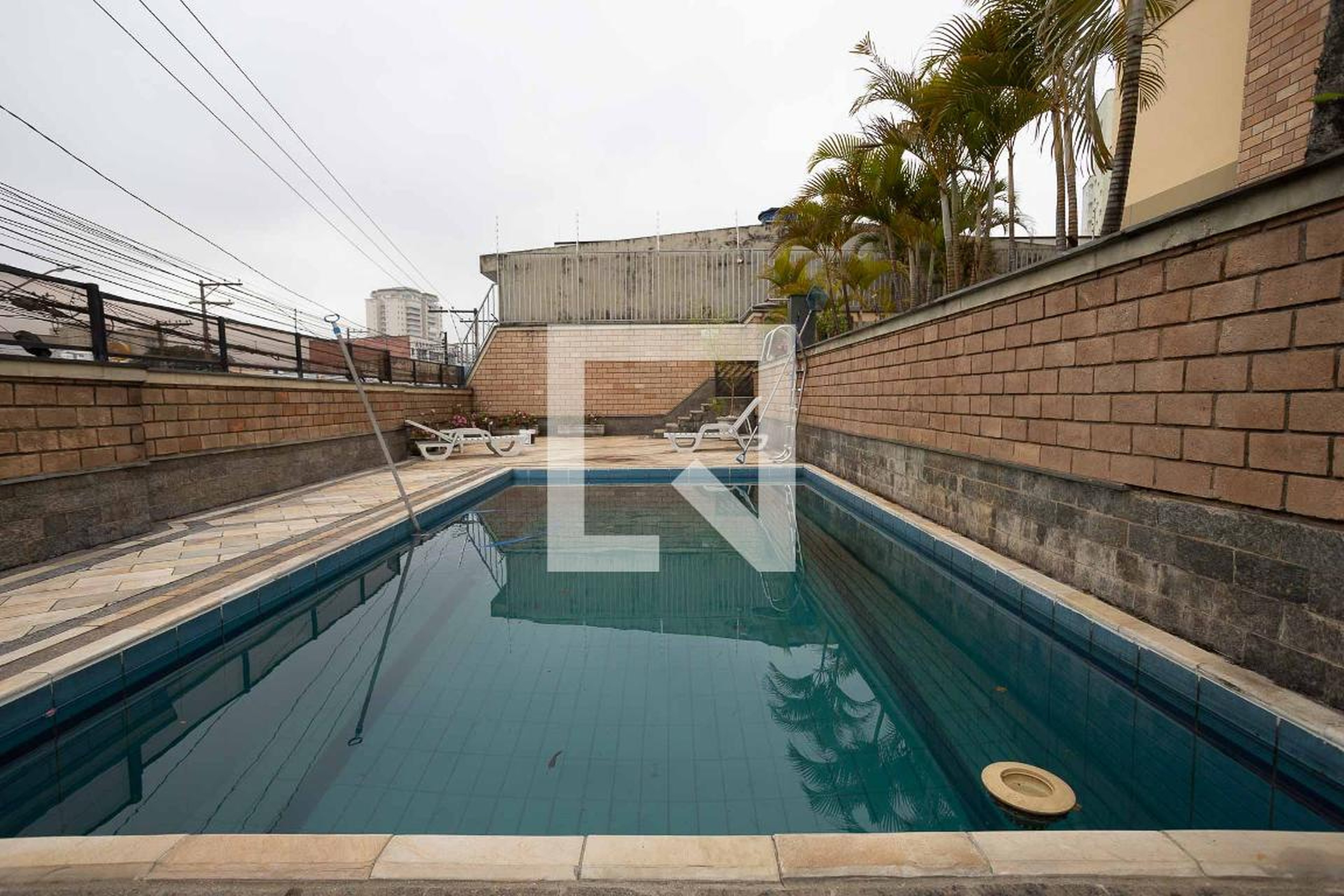 Piscina - Edifício Serra de Bragança